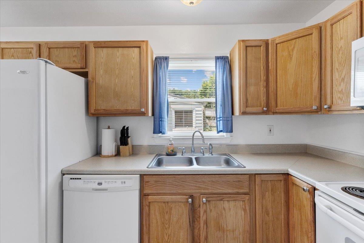 118 Peck Street Pembroke VA 24136