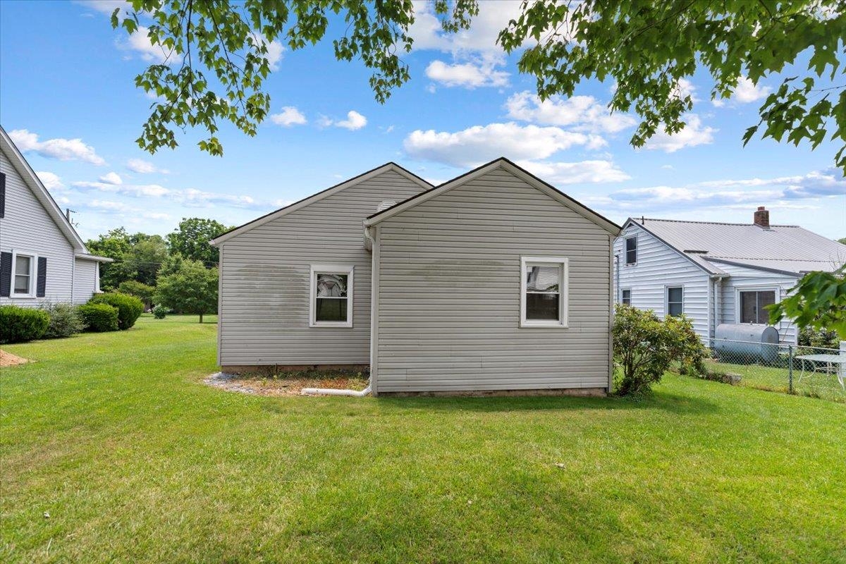 118 Peck Street Pembroke VA 24136