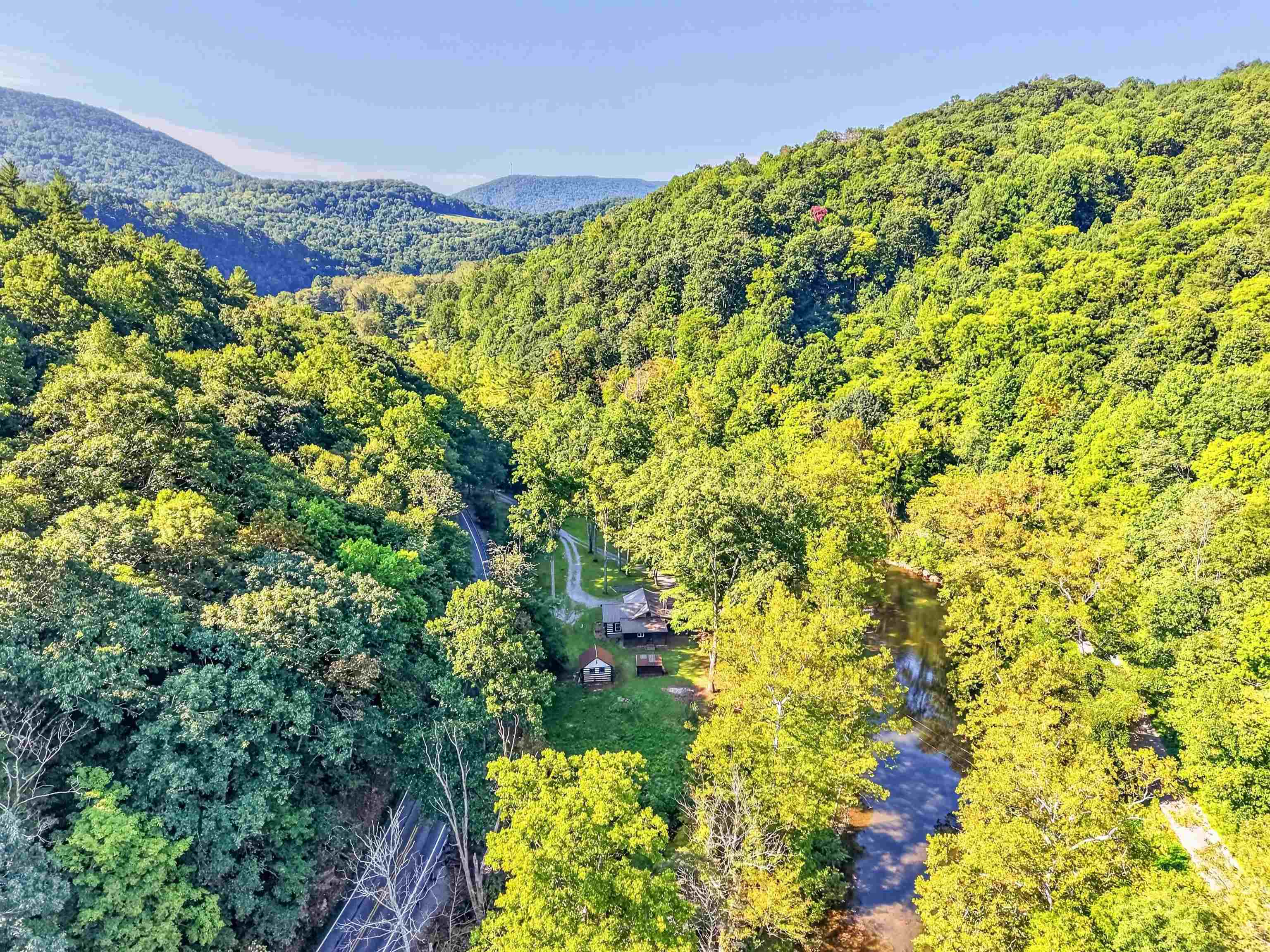 1949 Wolf Creek Highway Narrows VA 24124