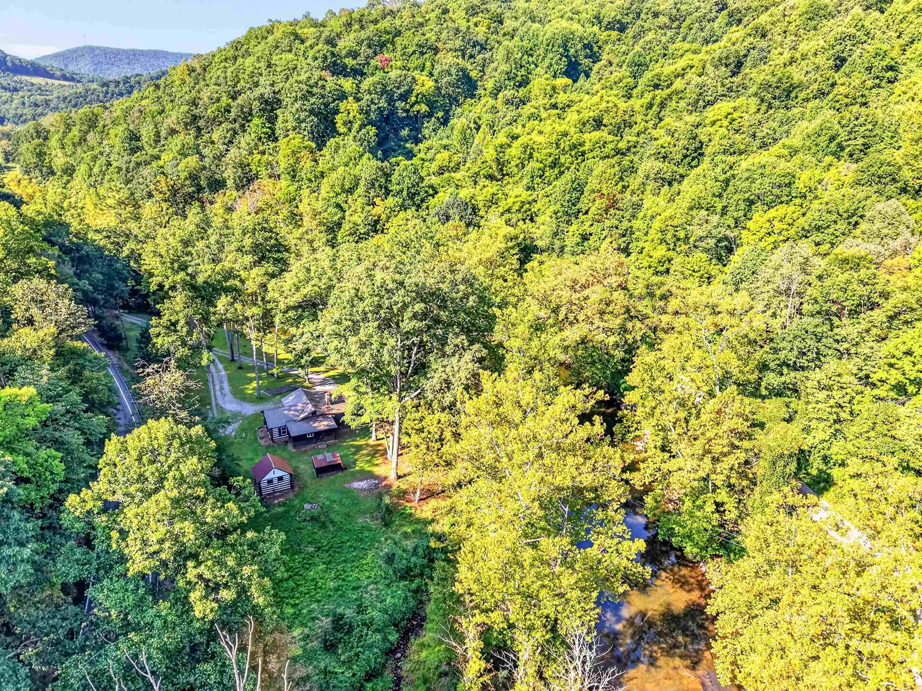 1949 Wolf Creek Highway Narrows VA 24124