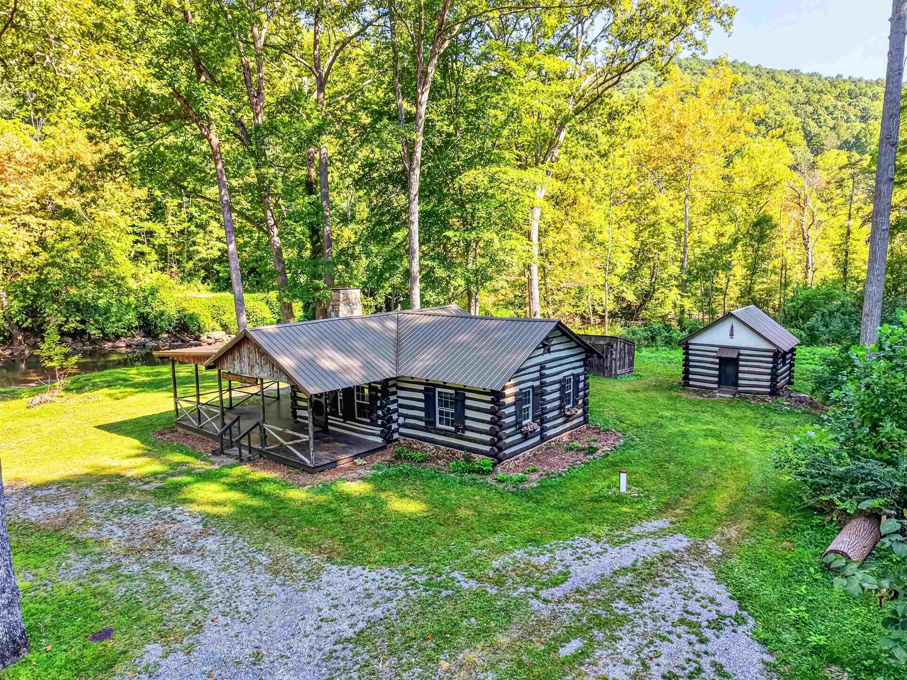 1949 Wolf Creek Highway Narrows VA 24124