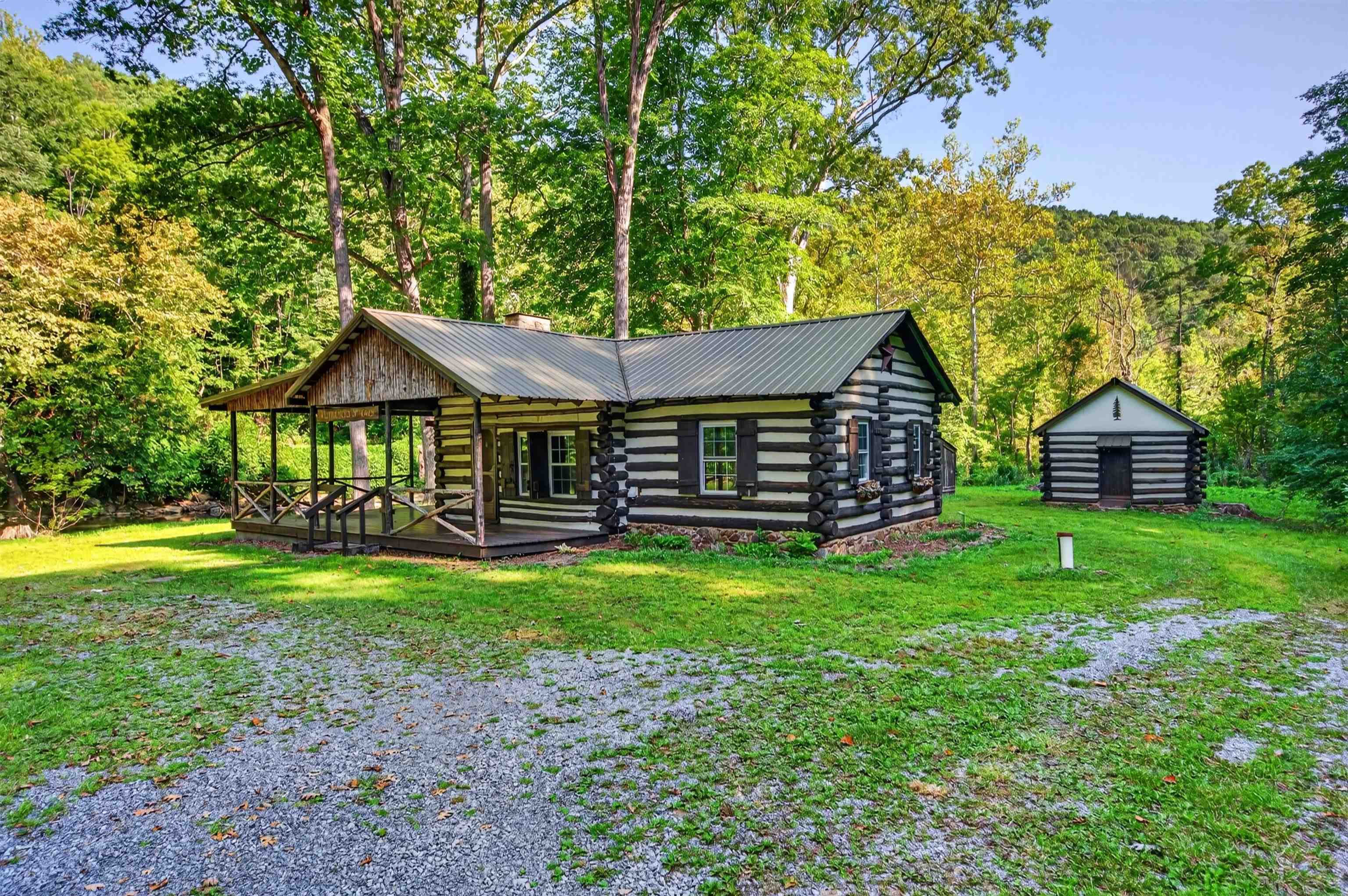 1949 Wolf Creek Highway Narrows VA 24124