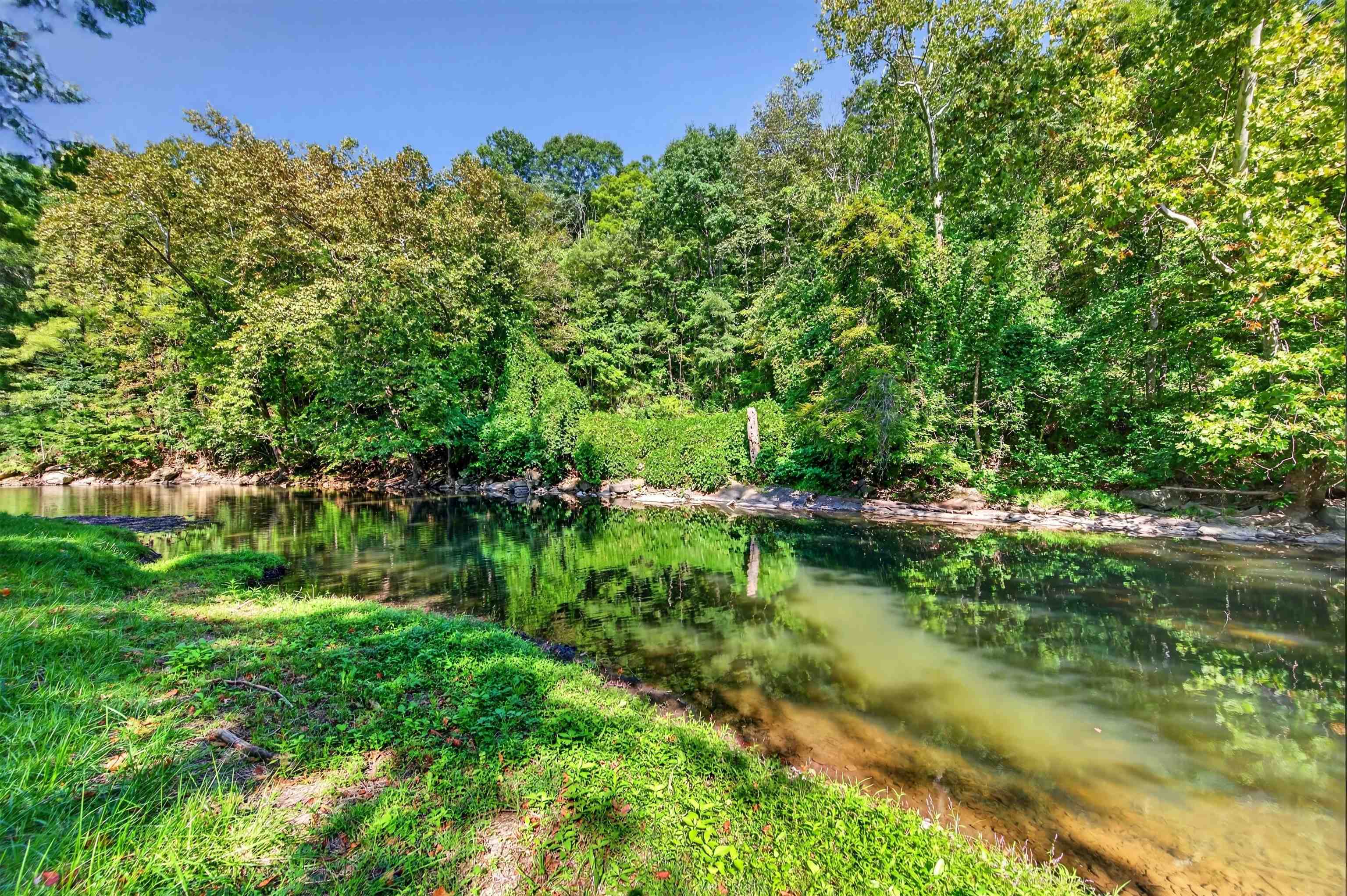 1949 Wolf Creek Highway Narrows VA 24124