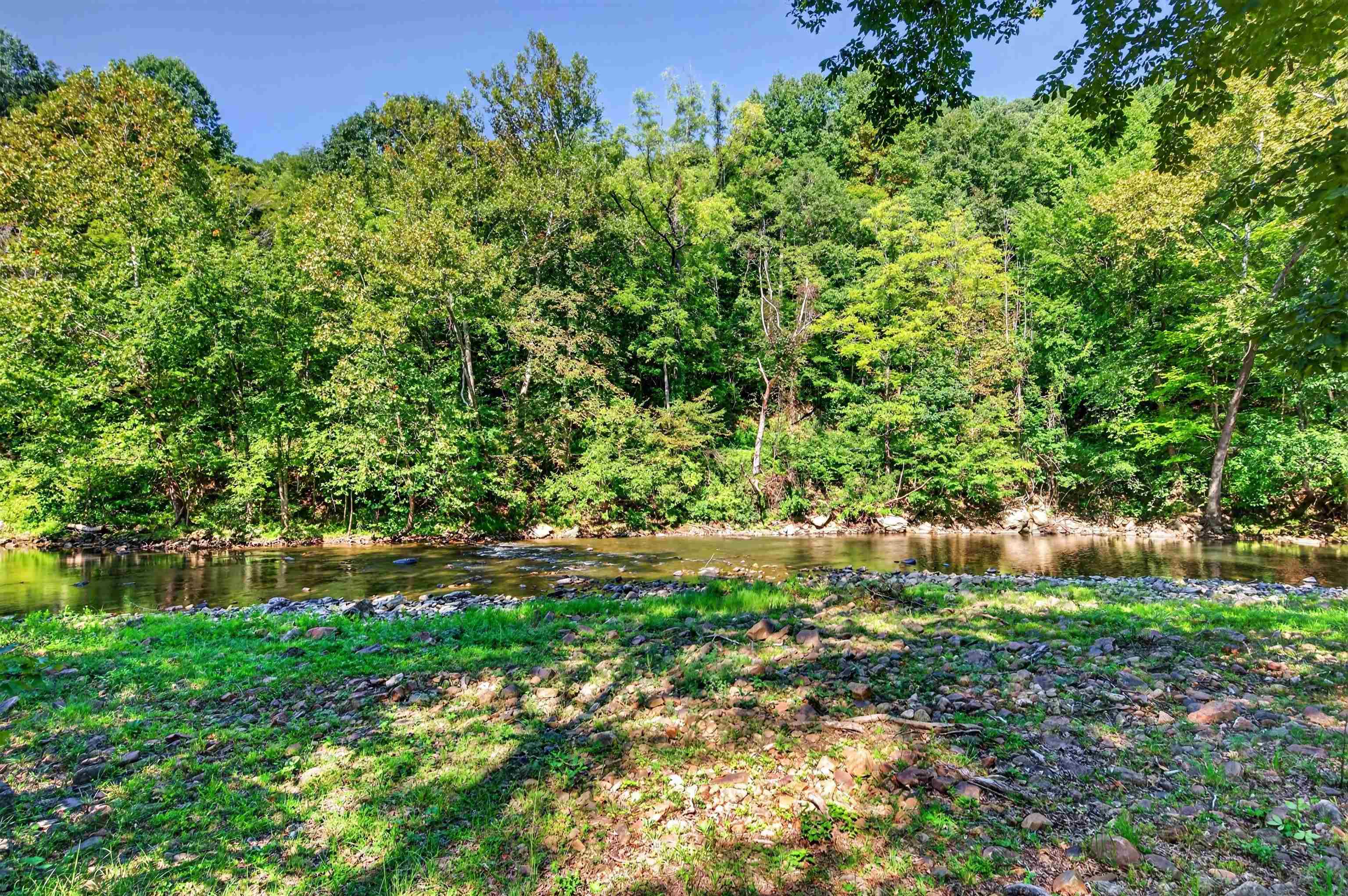 1949 Wolf Creek Highway Narrows VA 24124