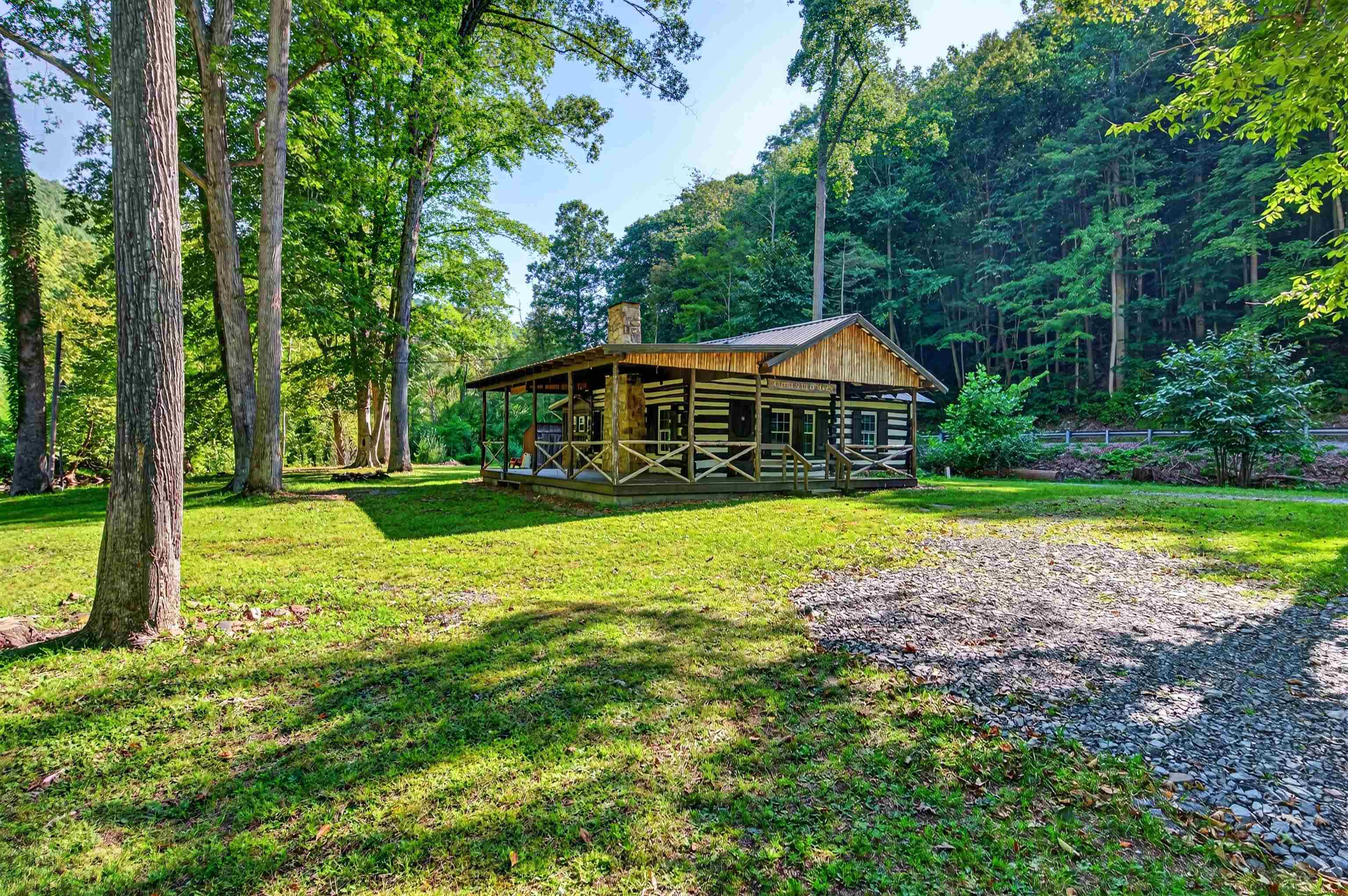 1949 Wolf Creek Highway Narrows VA 24124