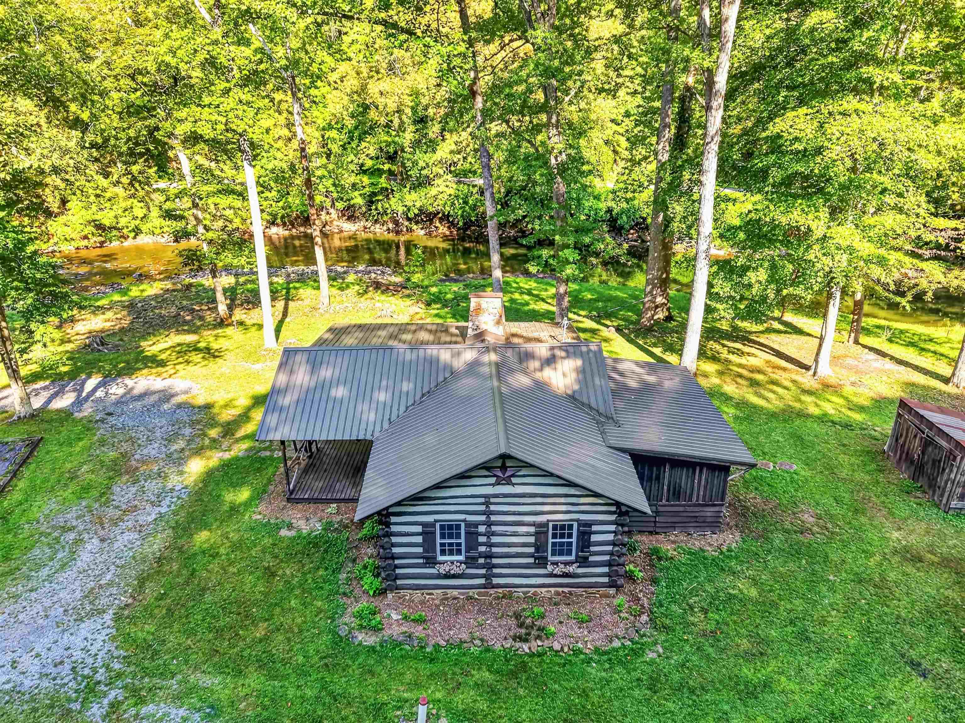 1949 Wolf Creek Highway Narrows VA 24124