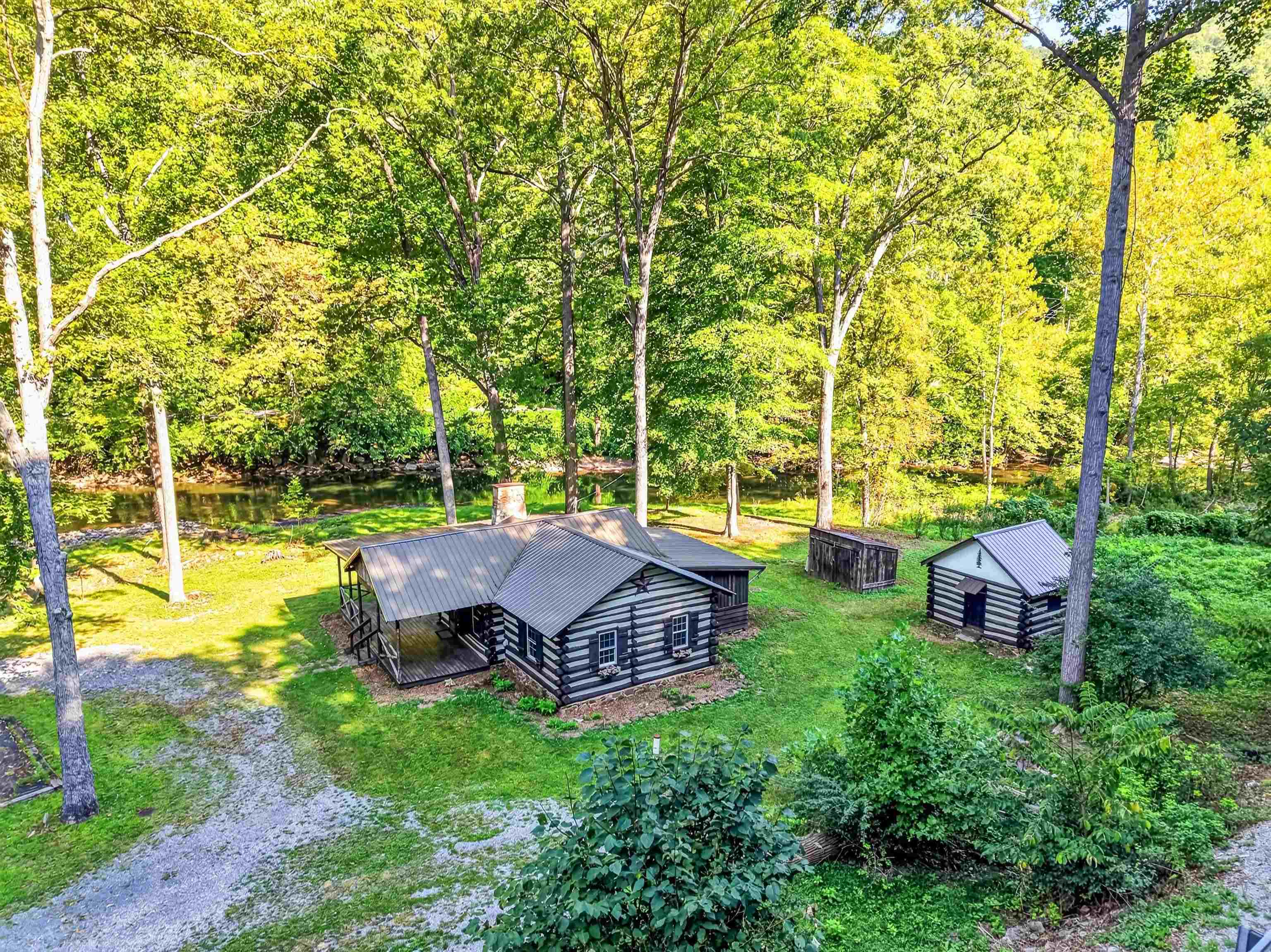 1949 Wolf Creek Highway Narrows VA 24124