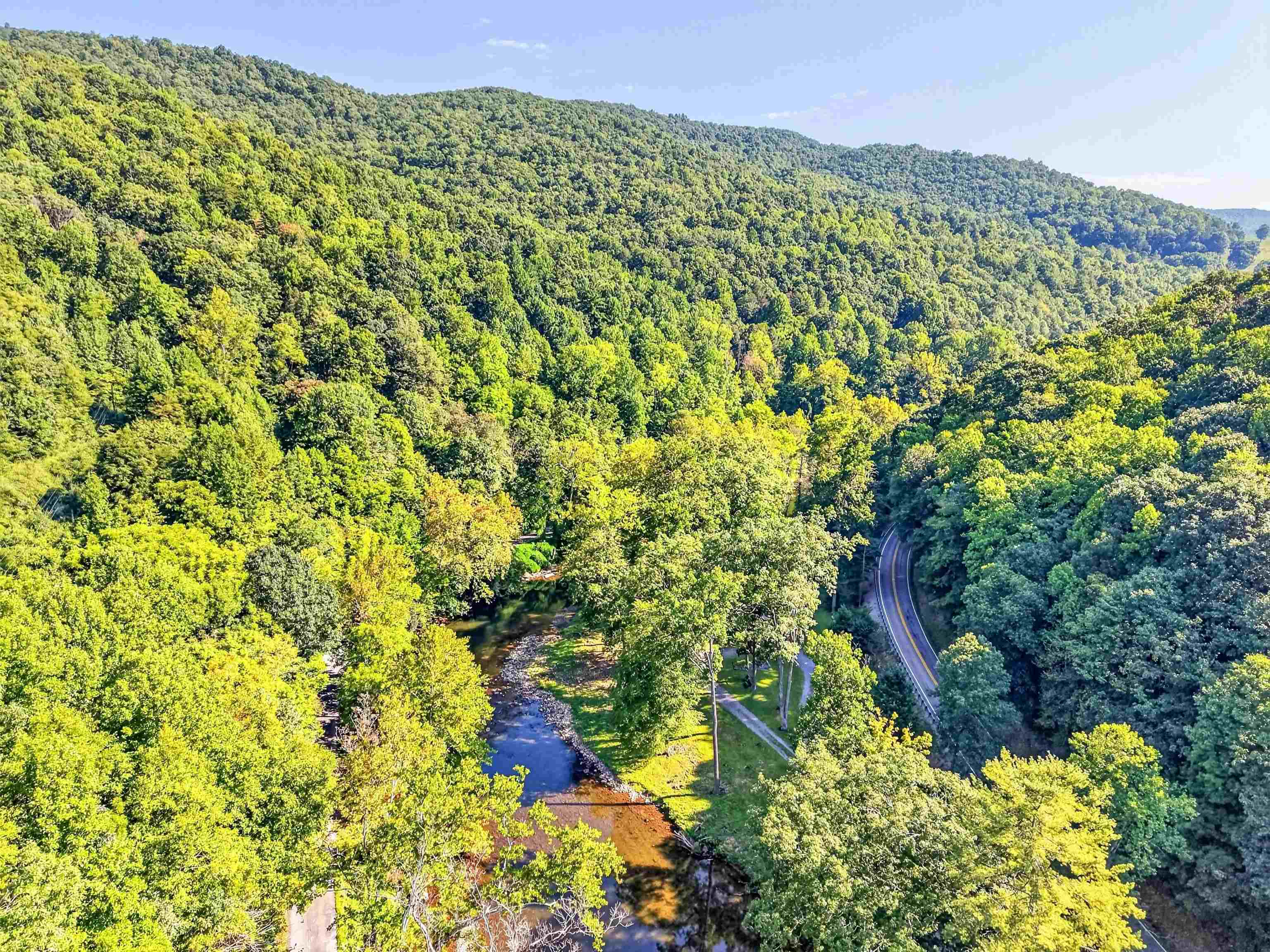 1949 Wolf Creek Highway Narrows VA 24124