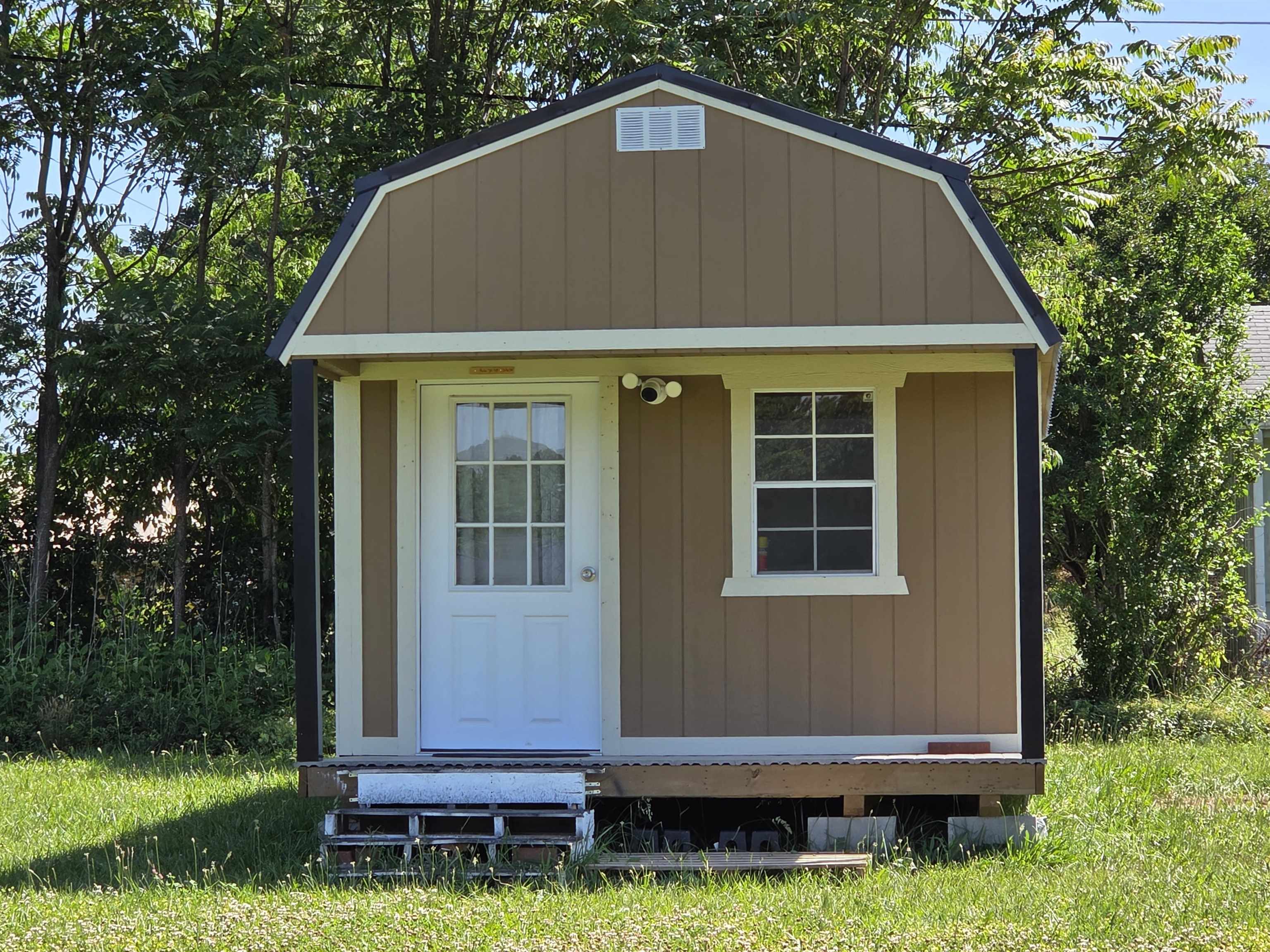 5560 New Pleasant Drive Salem VA 24153