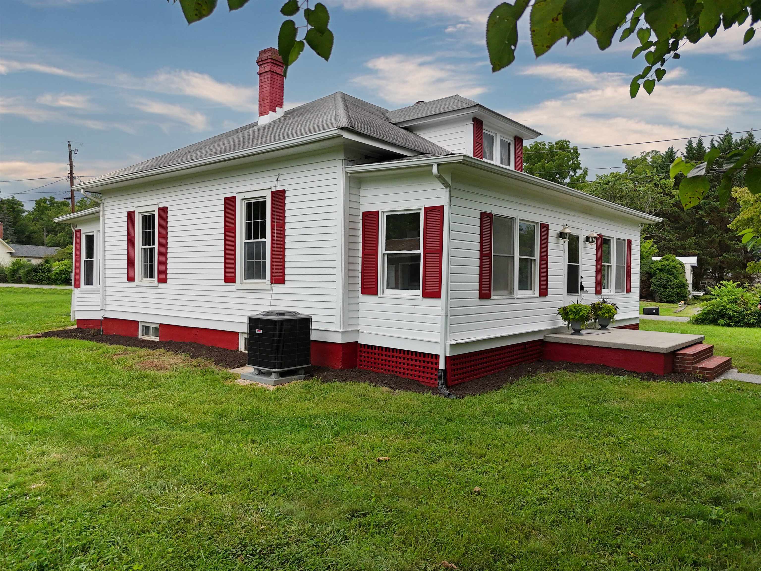 7615 Belspring Road Belspring VA 24058