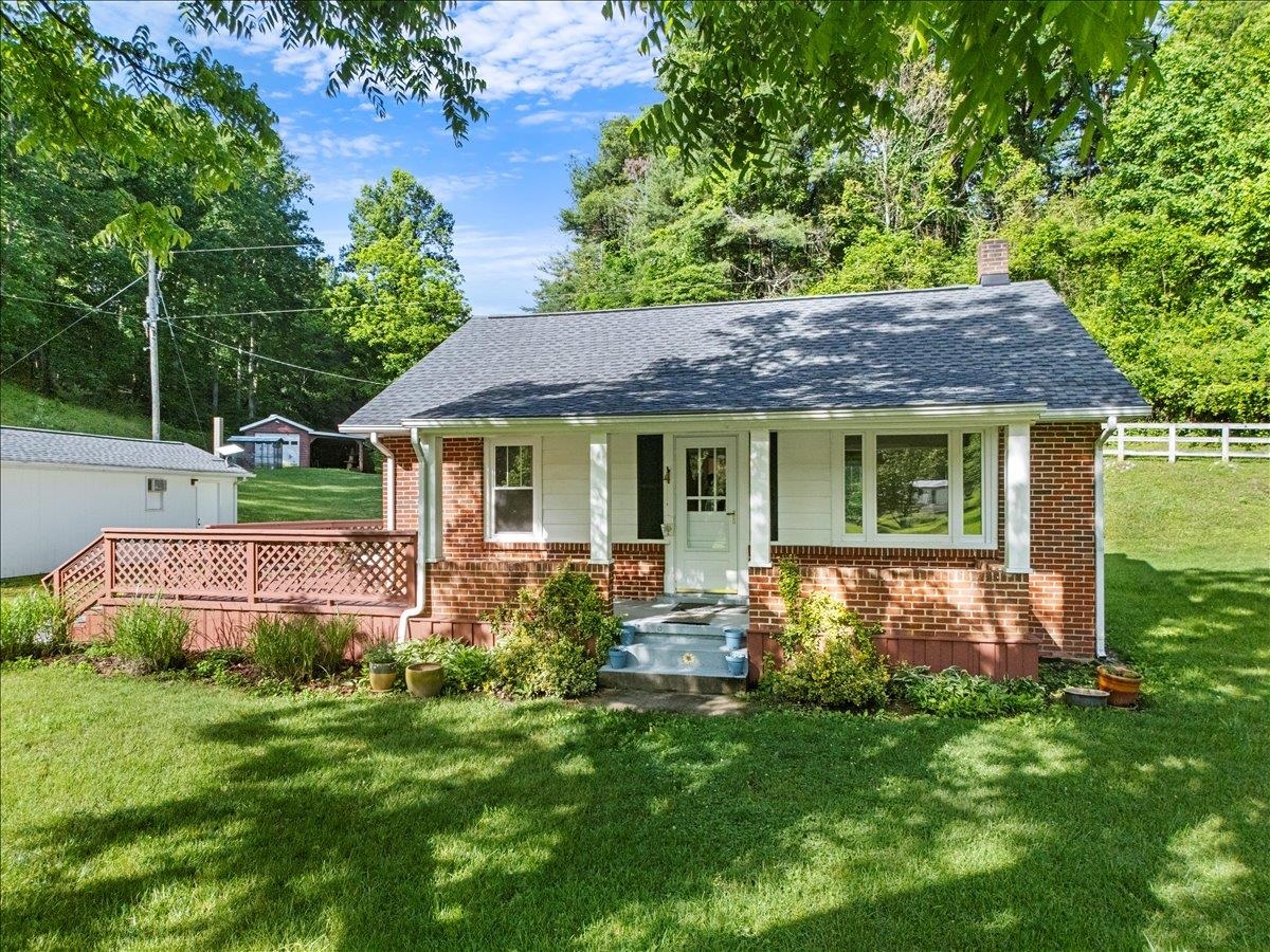 2537 Rosemary Road Christiansburg VA 24073