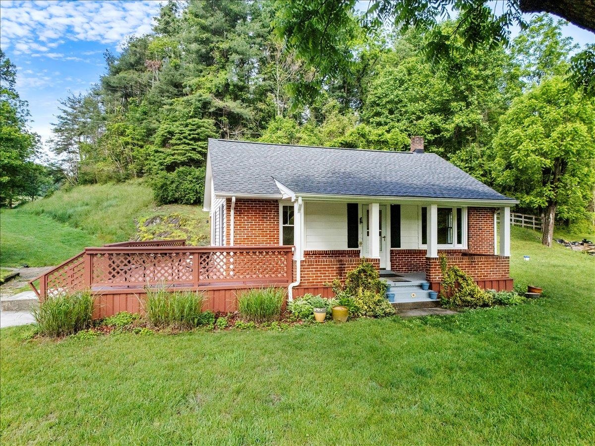 2537 Rosemary Road Christiansburg VA 24073