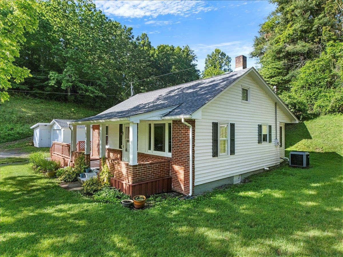 2537 Rosemary Road Christiansburg VA 24073