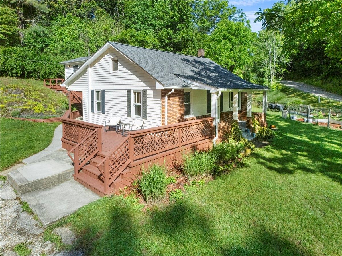 2537 Rosemary Road Christiansburg VA 24073