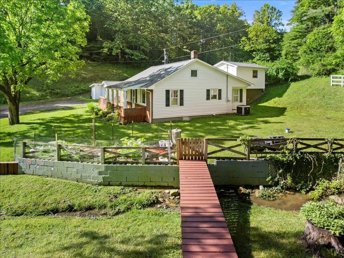 2537 Rosemary Road Christiansburg VA 24073