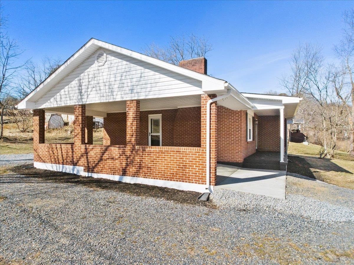 1965 Alum Spring Road Pulaski VA 24301