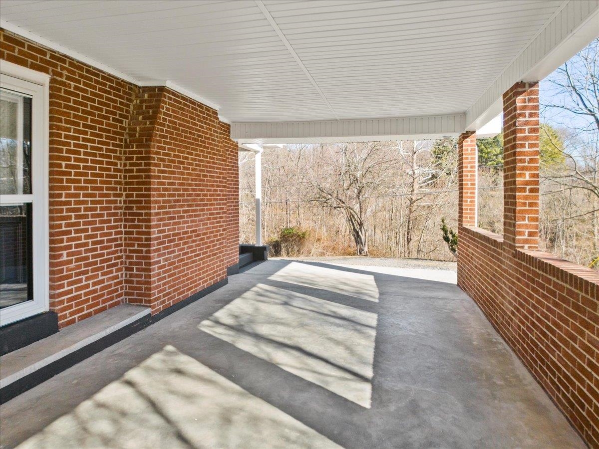 1965 Alum Spring Road Pulaski VA 24301