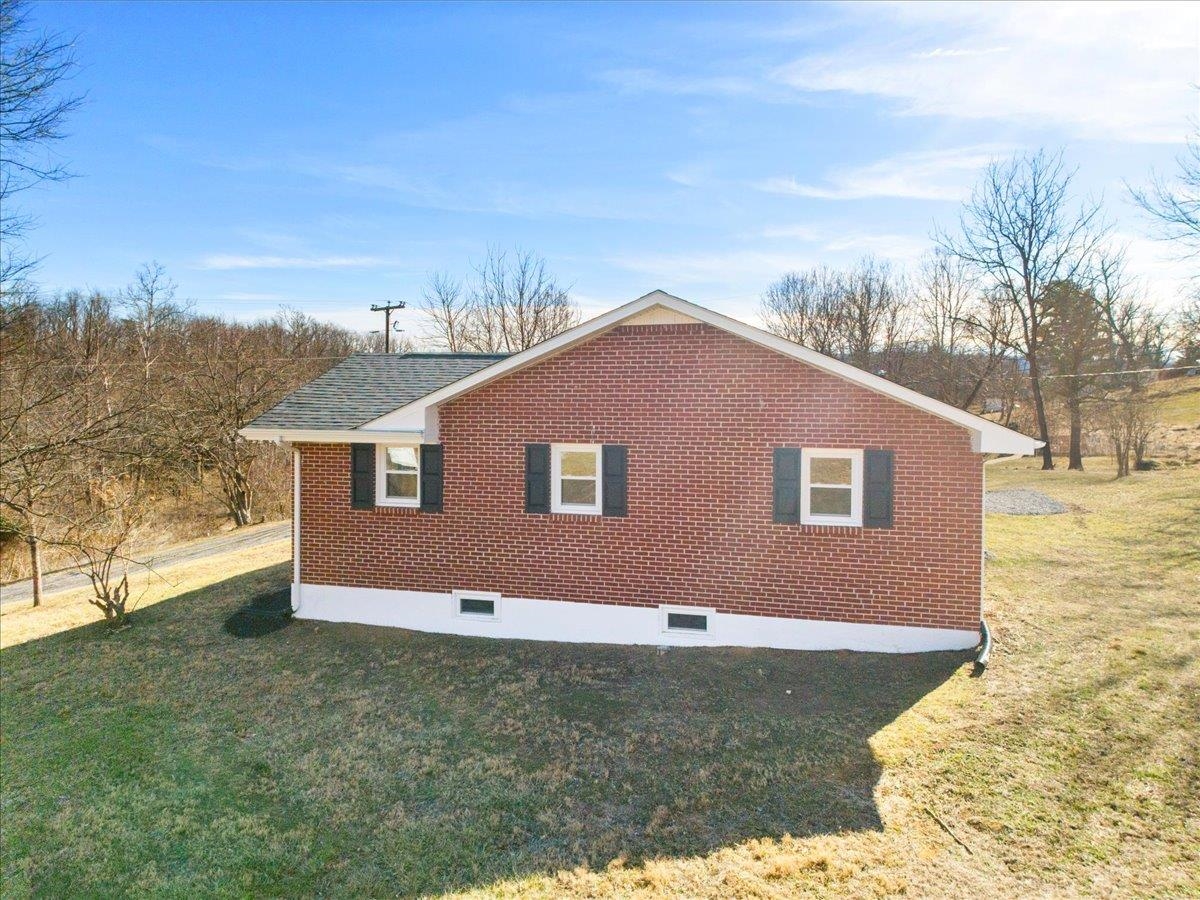 1965 Alum Spring Road Pulaski VA 24301