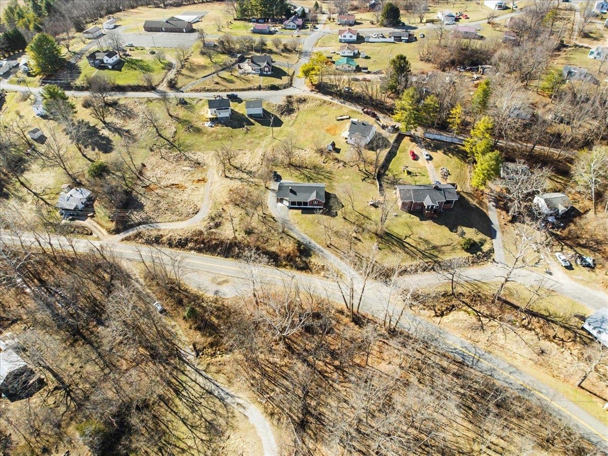 1965 Alum Spring Road Pulaski VA 24301