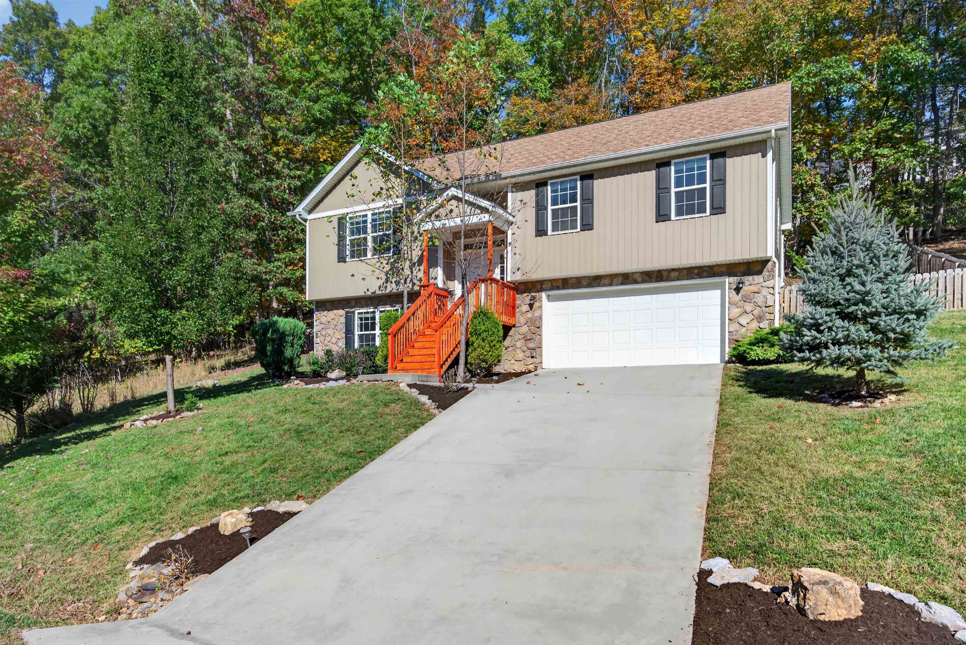 1048 St Clair Lane Christiansburg VA 24073