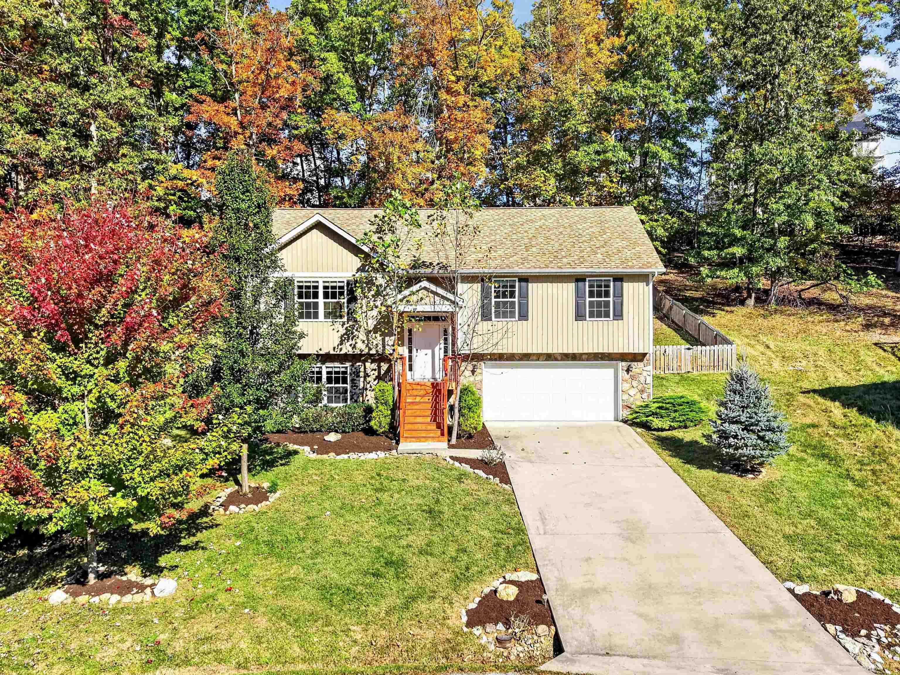 1048 St Clair Lane Christiansburg VA 24073