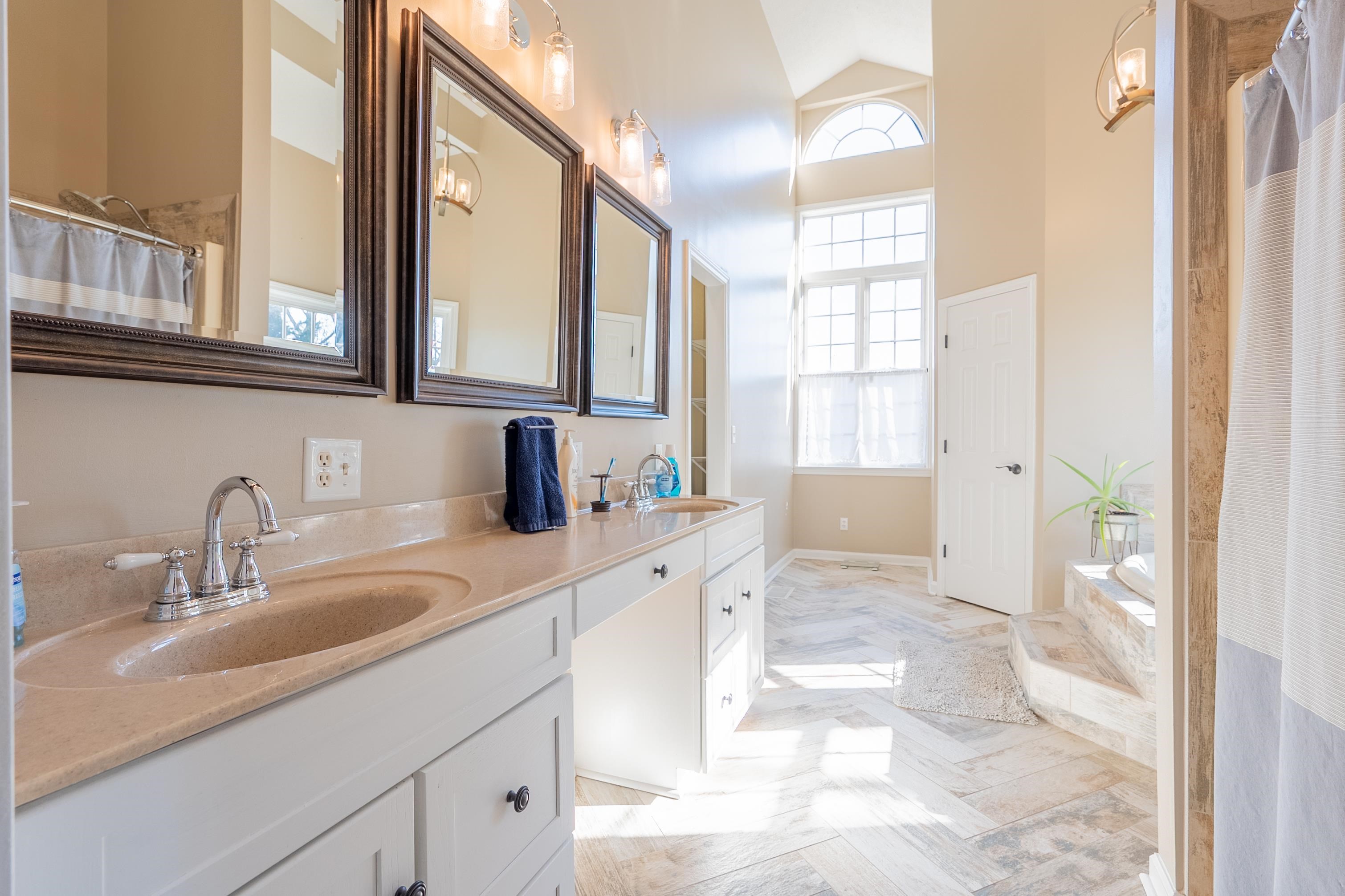 1005 W Rock Road Radford VA 24141