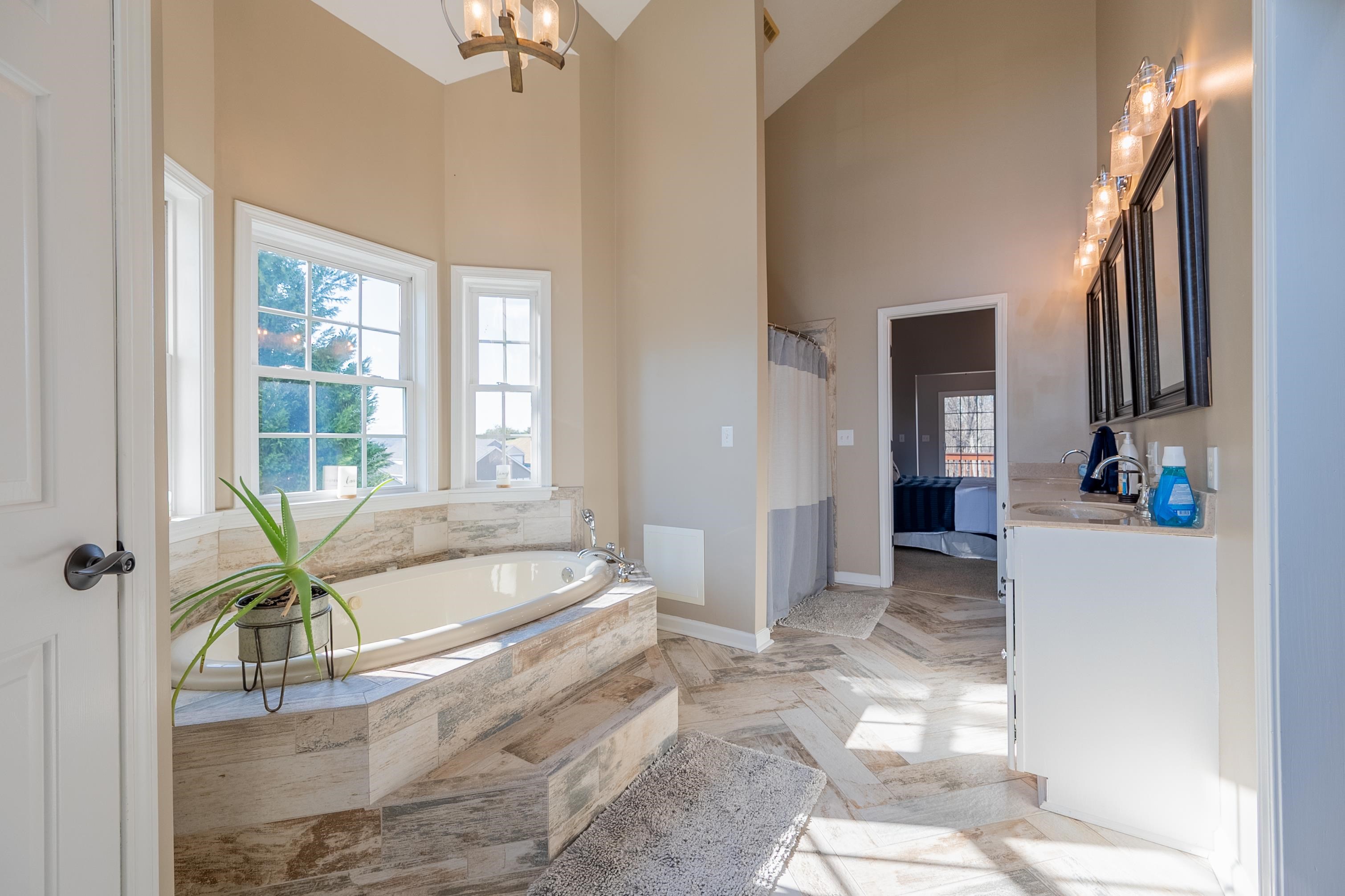 1005 W Rock Road Radford VA 24141