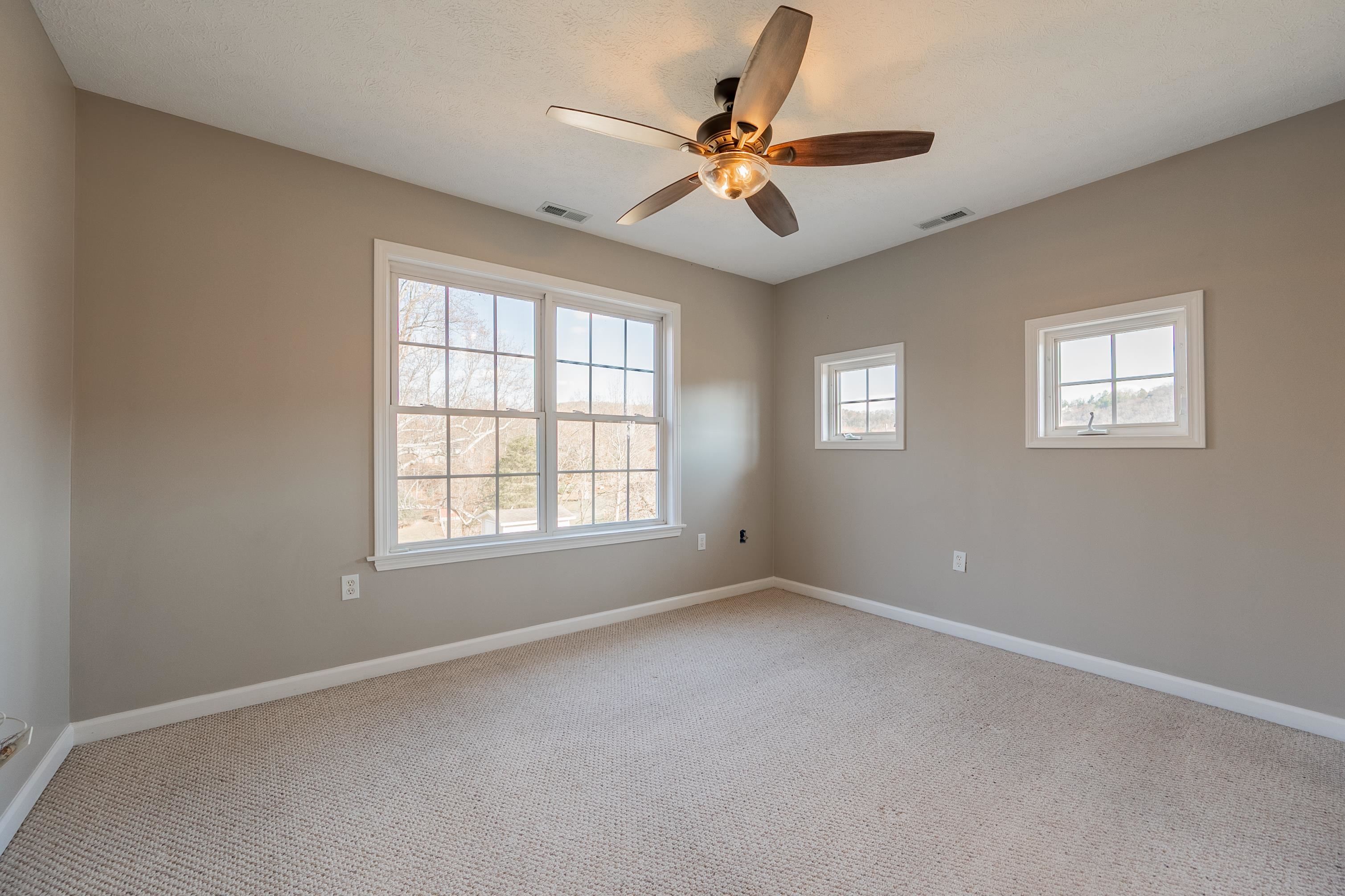 1005 W Rock Road Radford VA 24141