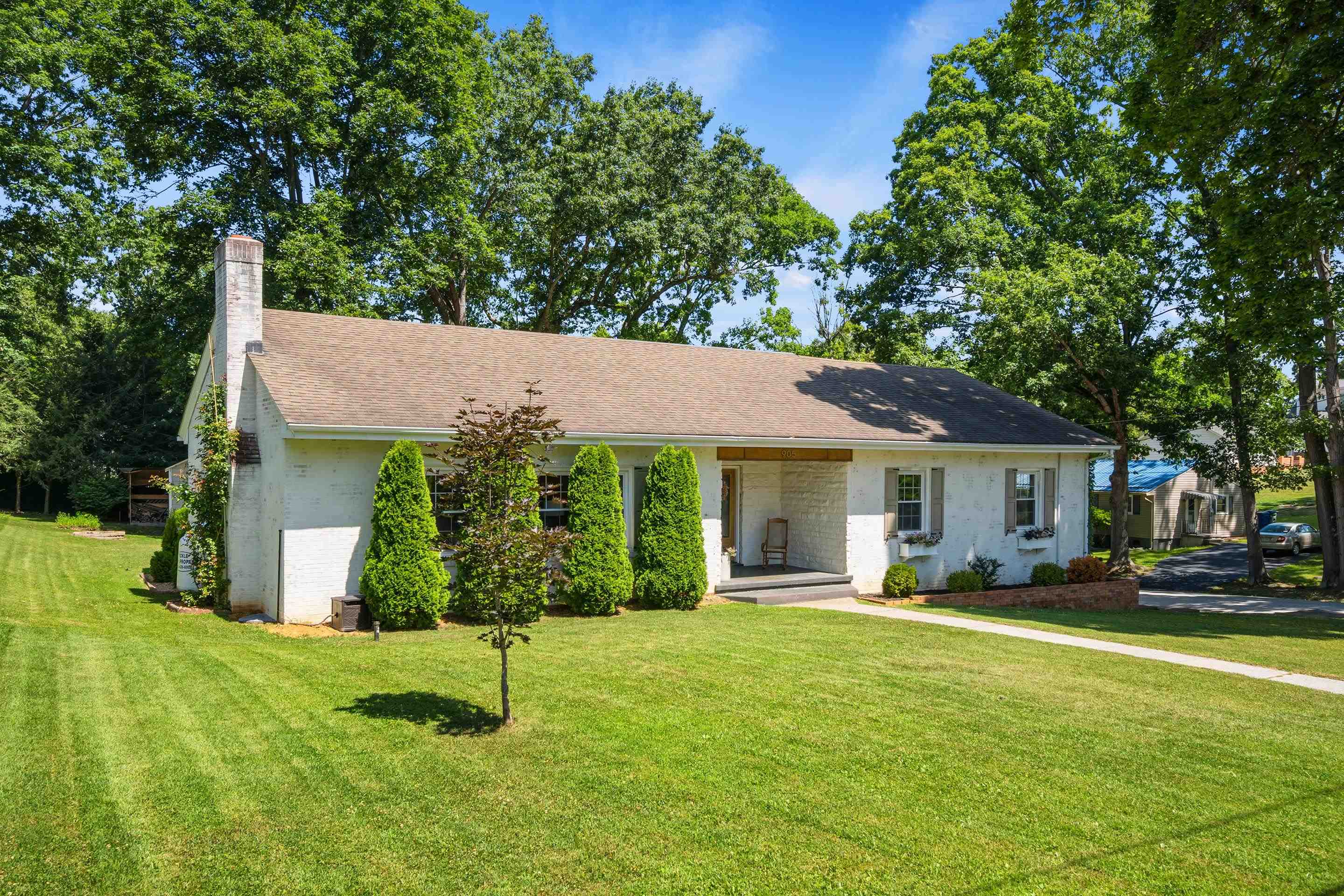 905 Oak Drive Christiansburg VA 24073