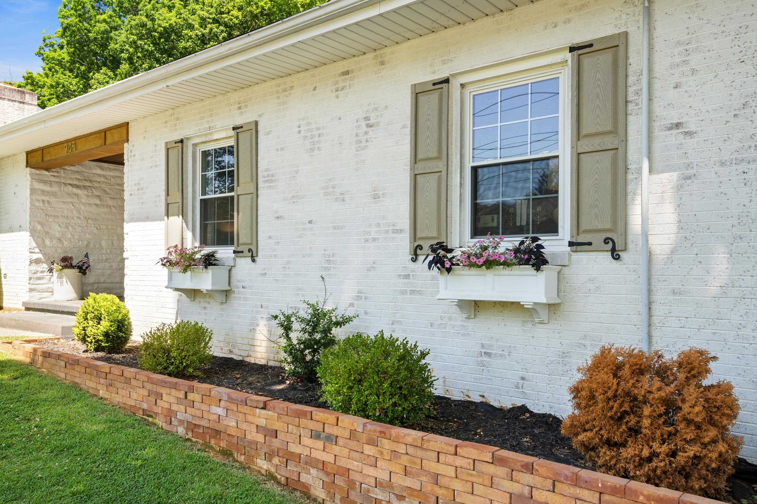 905 Oak Drive Christiansburg VA 24073