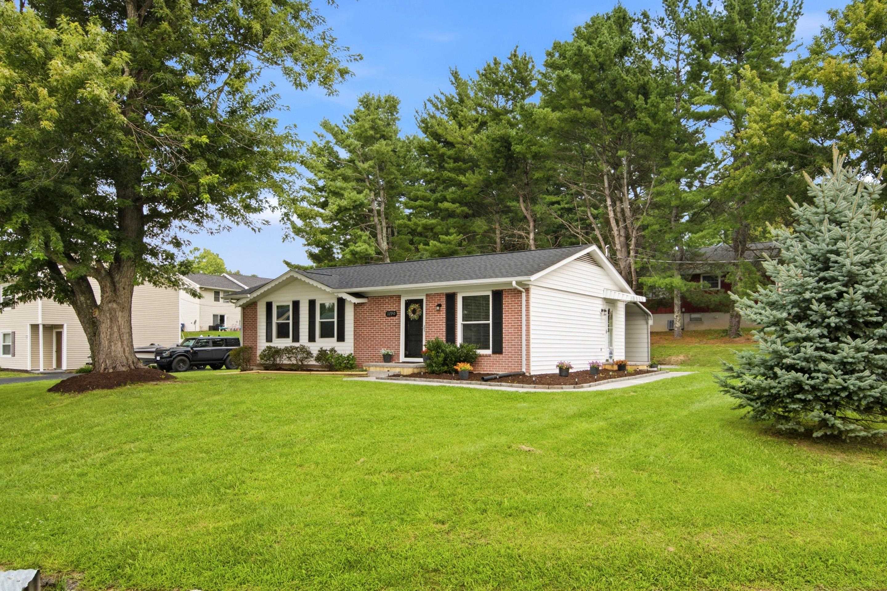 1790 Rainbow Street NE Christiansburg VA 24073