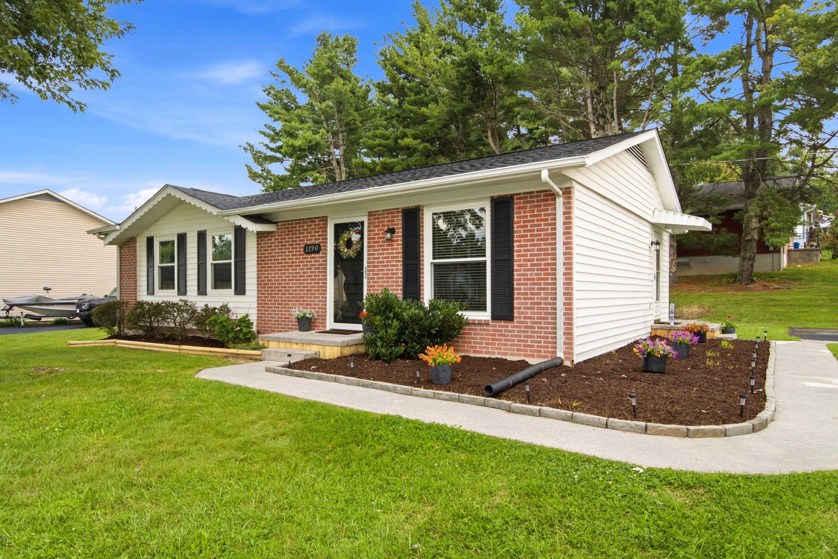 1790 Rainbow Street NE Christiansburg VA 24073