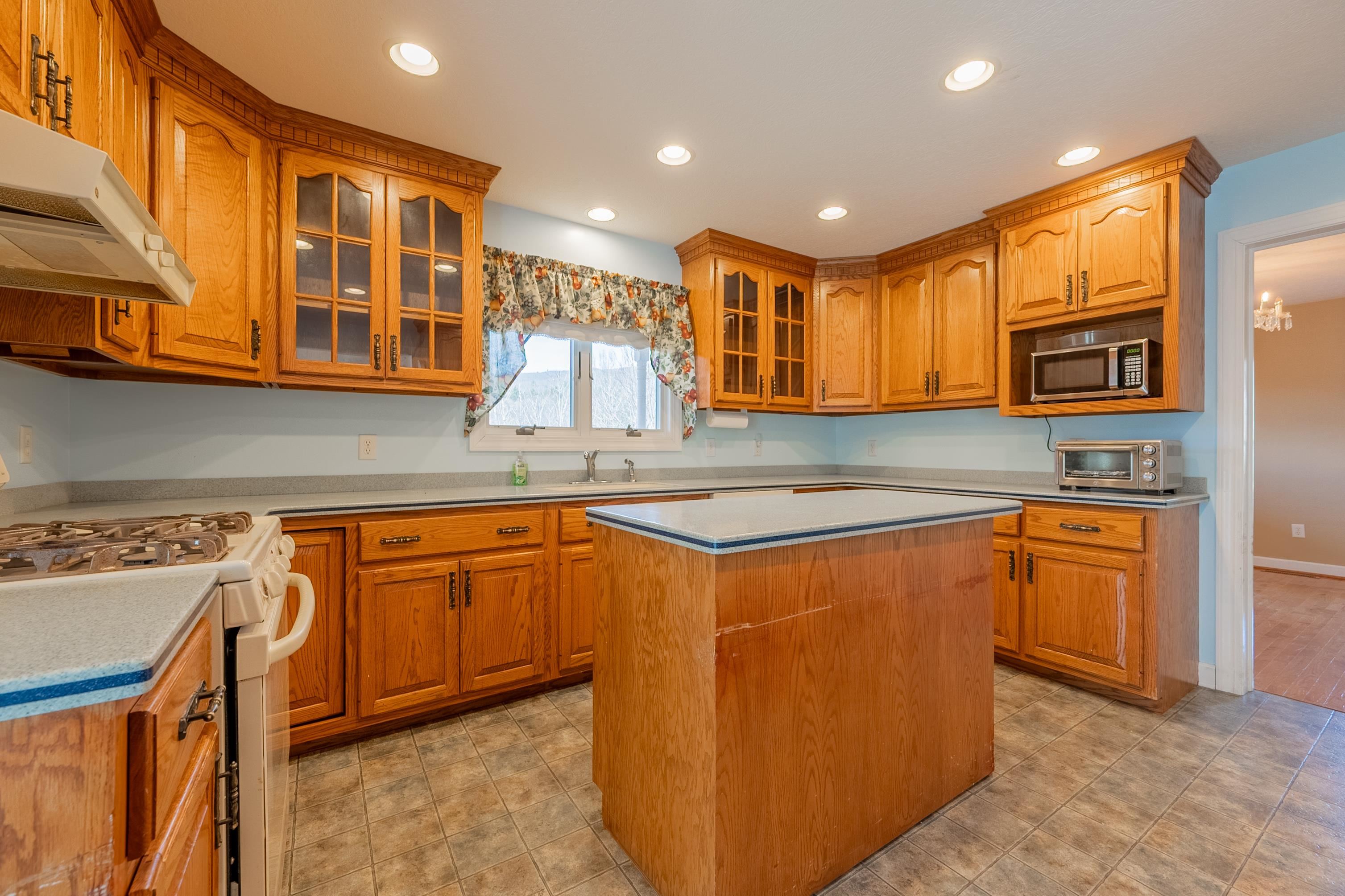 4149 SE Suiter Road SW Bastian VA 24314