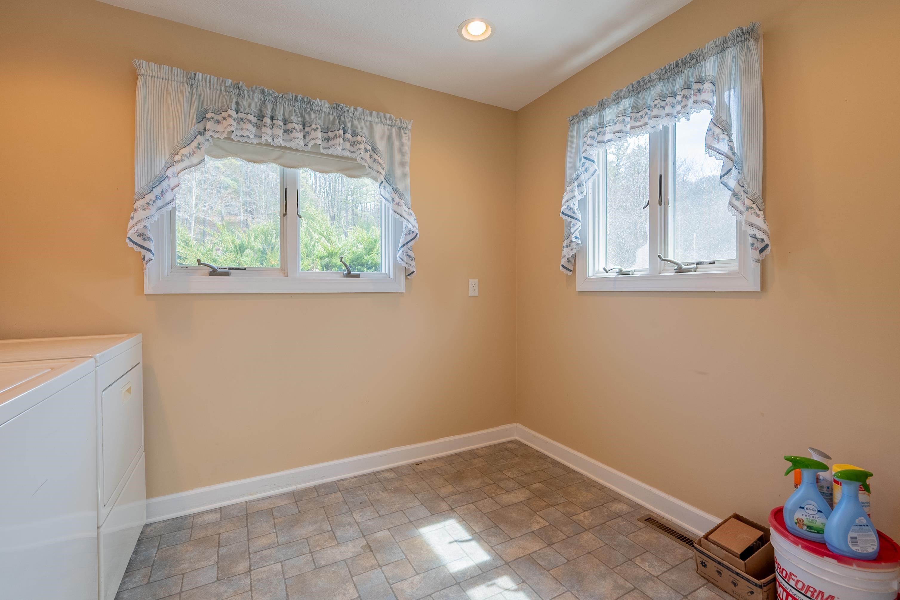 4149 SE Suiter Road SW Bastian VA 24314