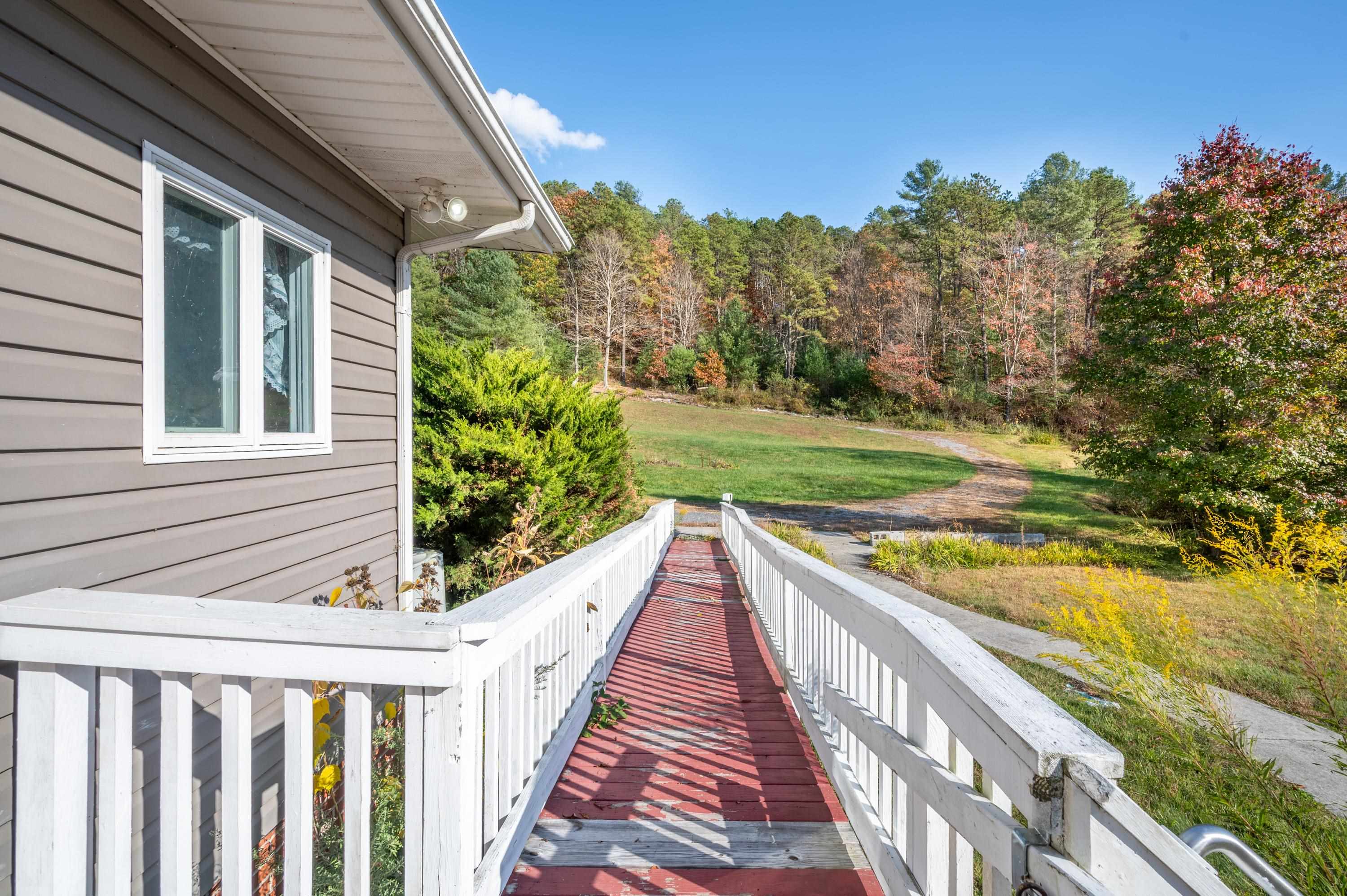 4149 SE Suiter Road SW Bastian VA 24314