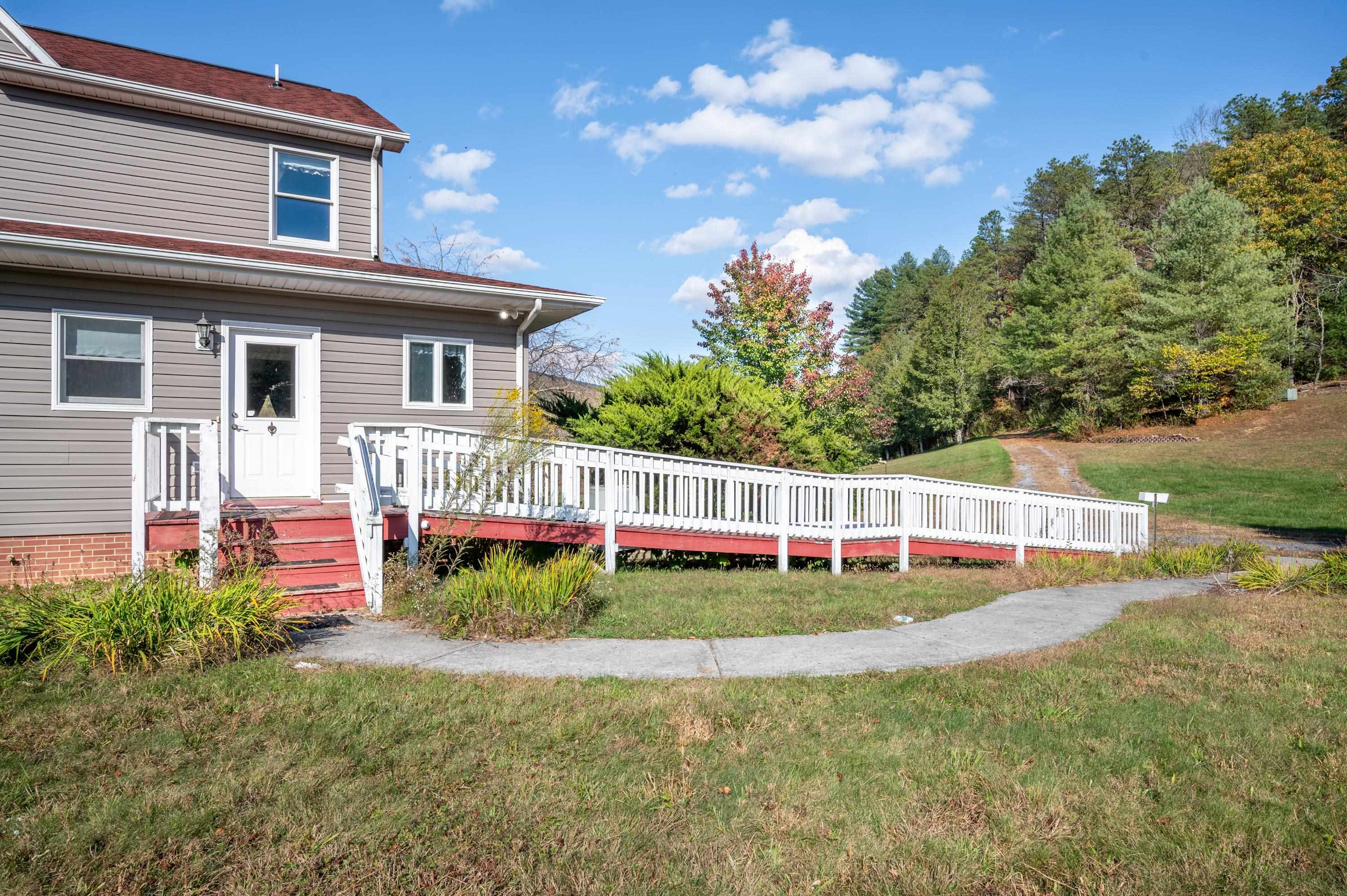 4149 SE Suiter Road SW Bastian VA 24314