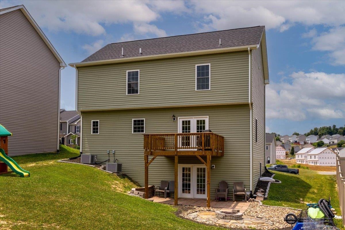 990 Holland Loop Christiansburg VA 24073
