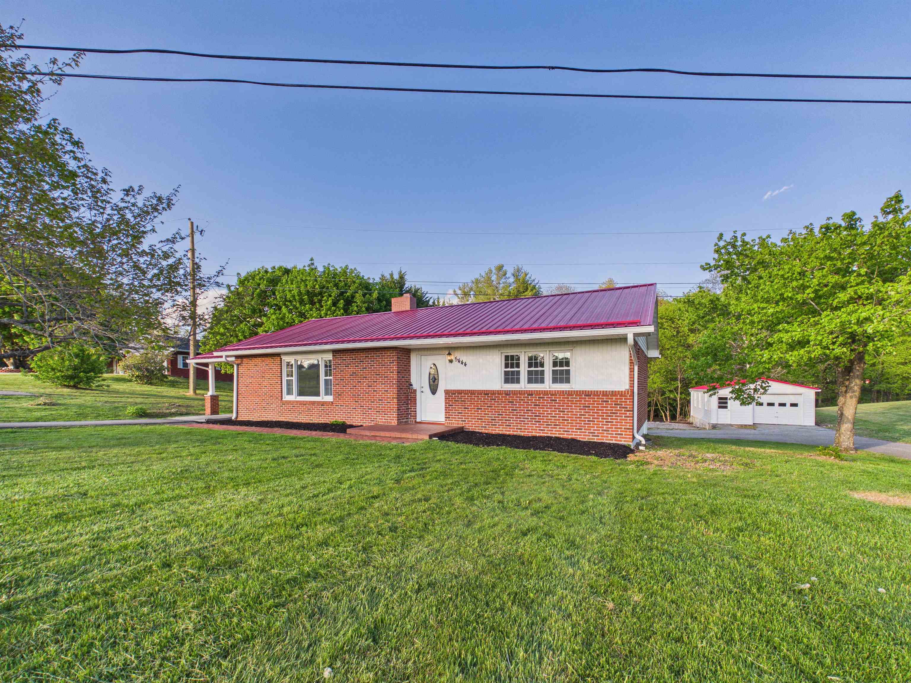 5444 Alum Spring Road Pulaski VA 24301
