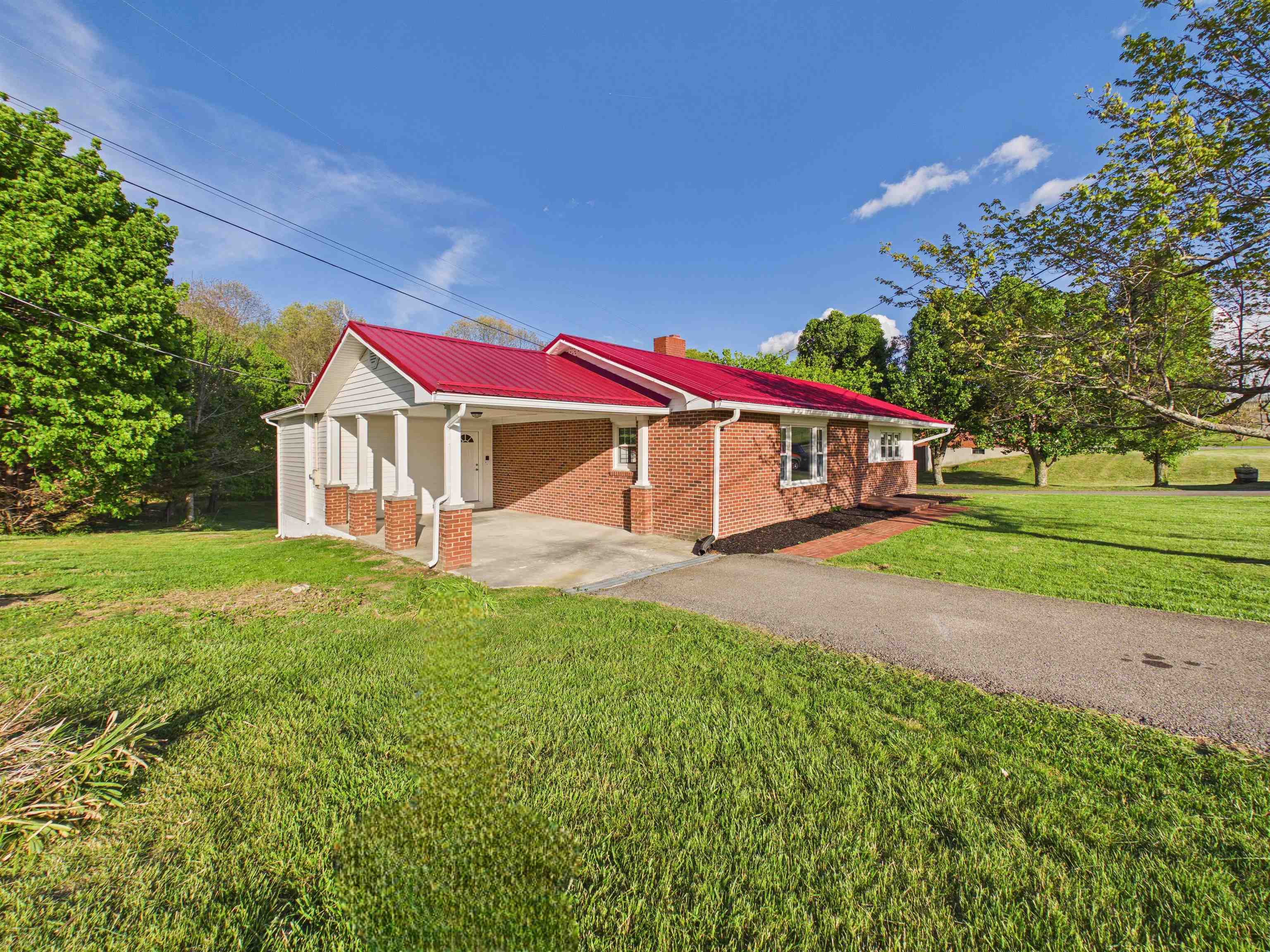 5444 Alum Spring Road Pulaski VA 24301
