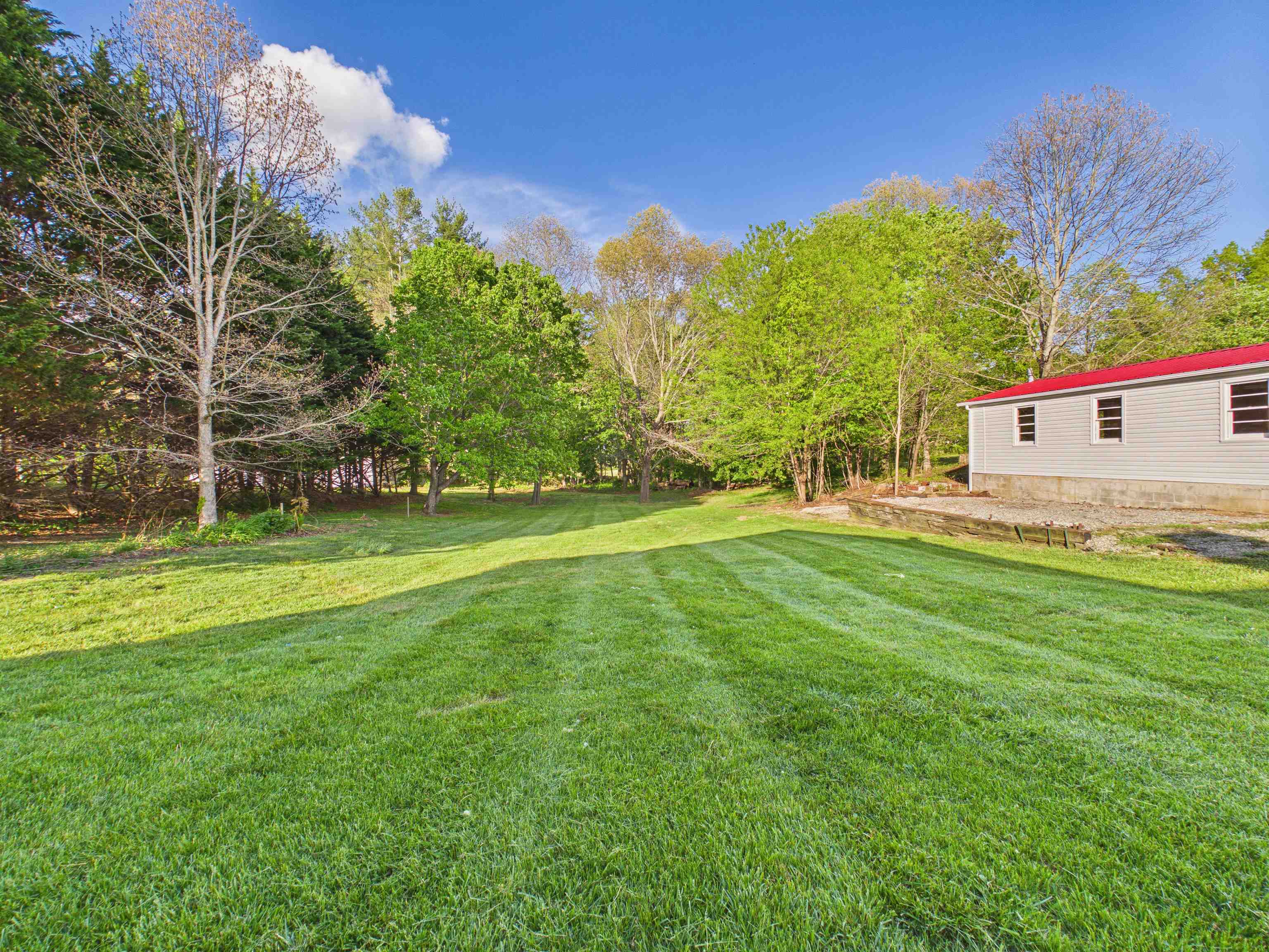 5444 Alum Spring Road Pulaski VA 24301