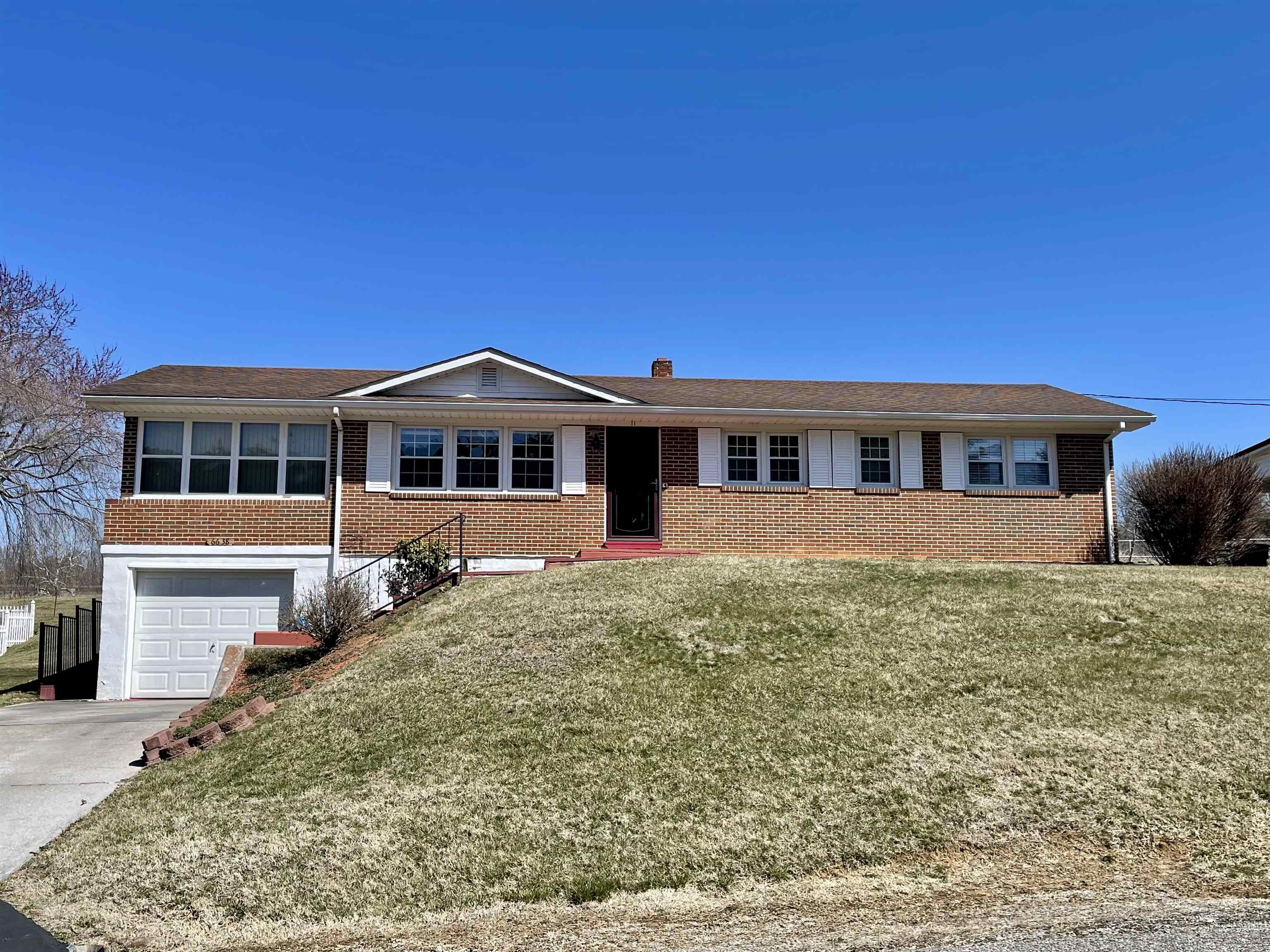 6638 Riverview Drive Fairlawn VA 24141