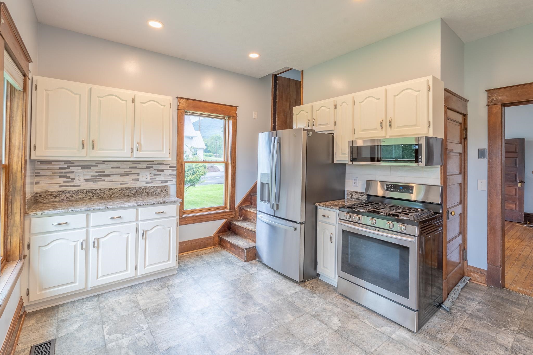 3083 Greenbriar Road Draper VA 24324