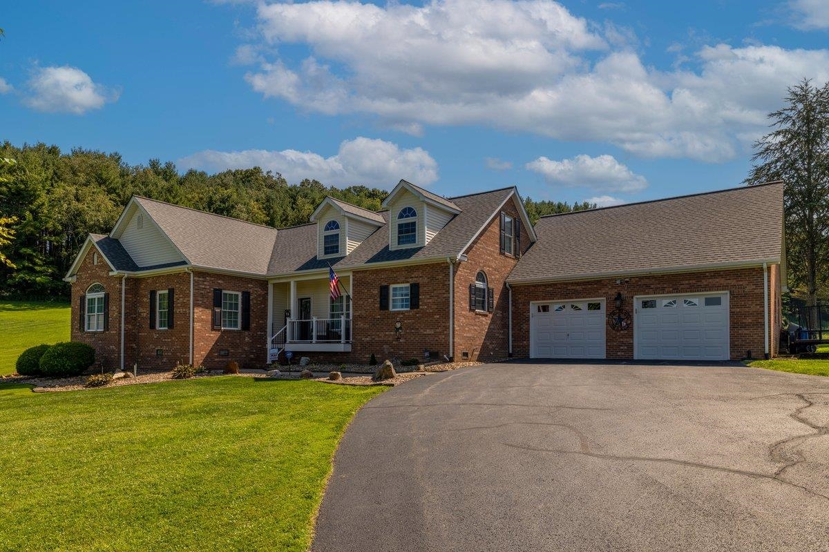 2713 Fairway Drive Draper VA 24324