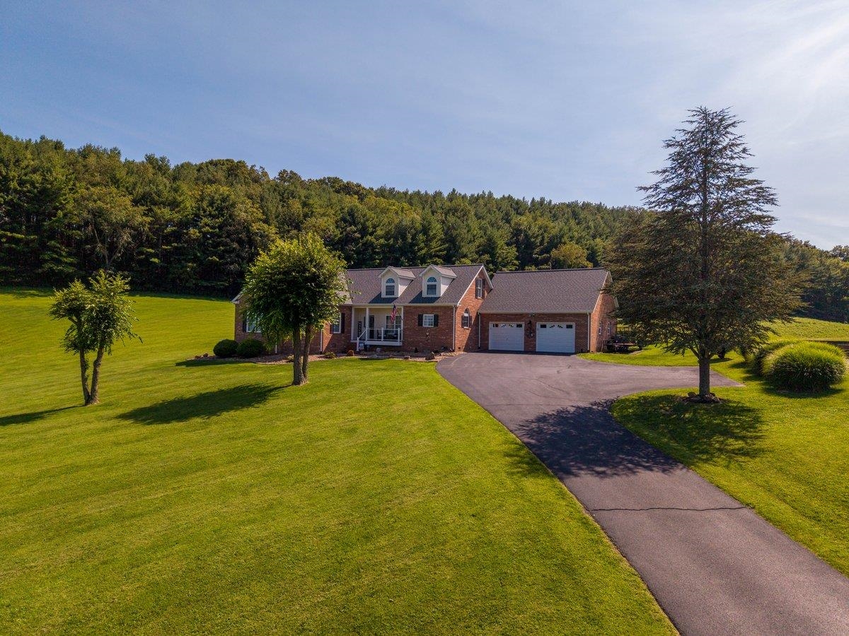 2713 Fairway Drive Draper VA 24324