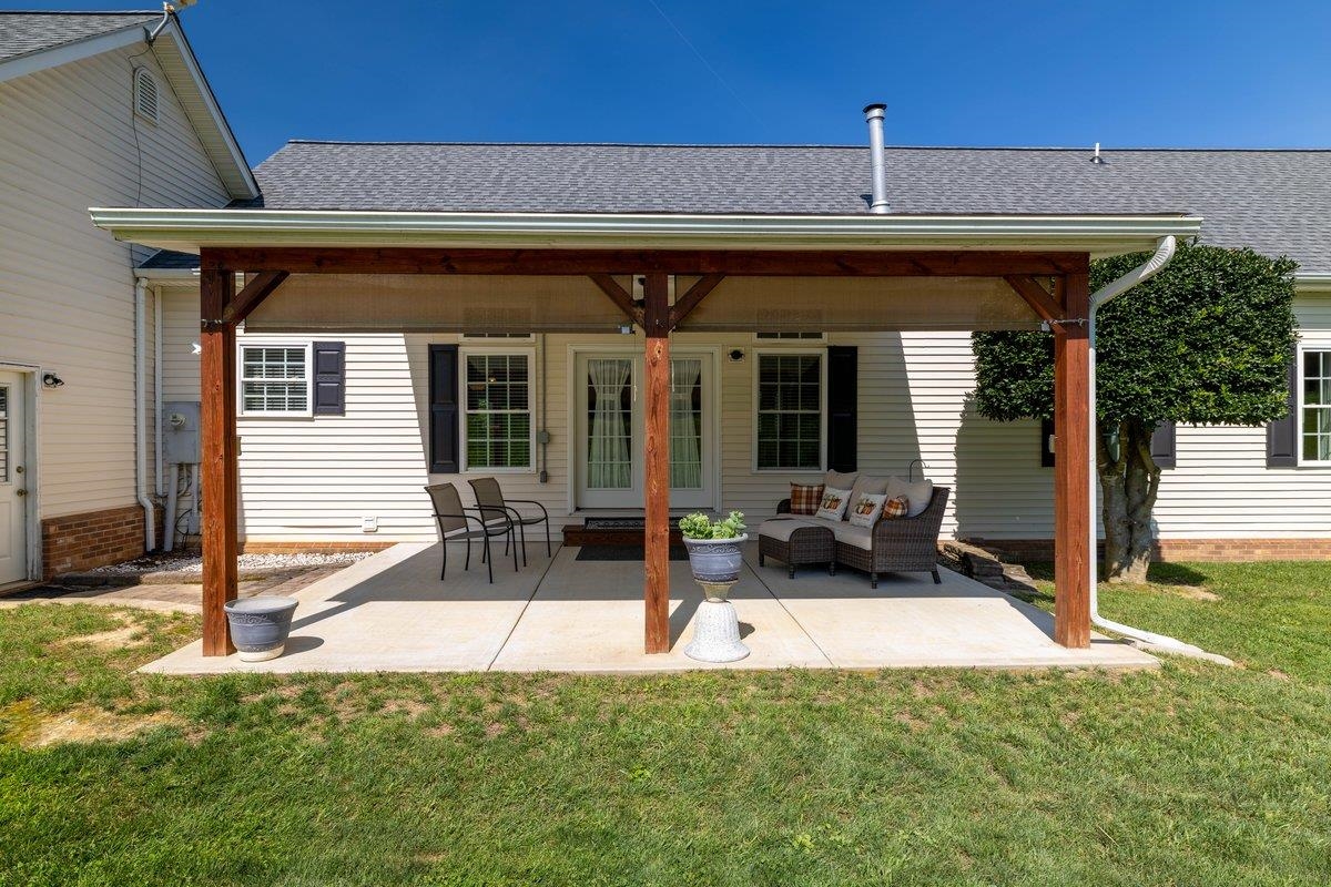 2713 Fairway Drive Draper VA 24324