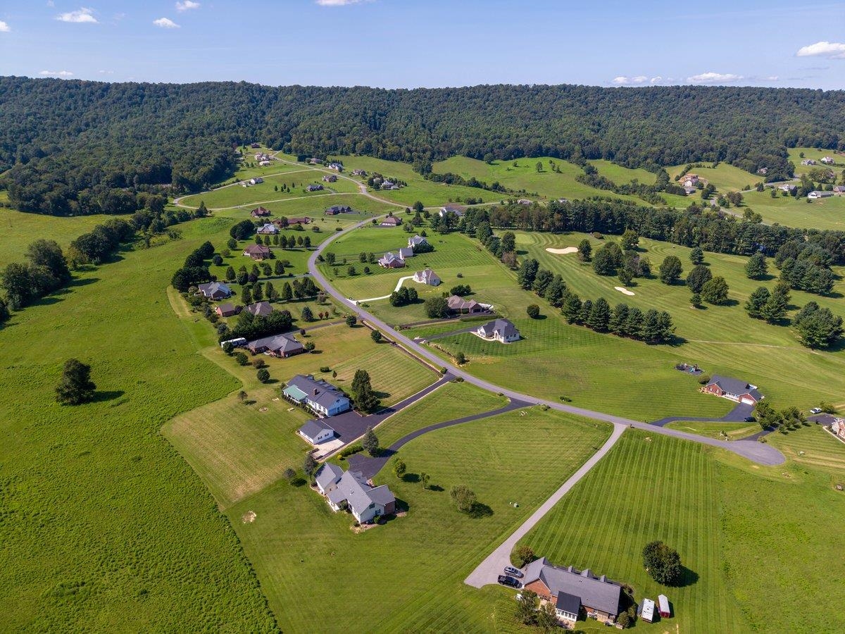 2713 Fairway Drive Draper VA 24324