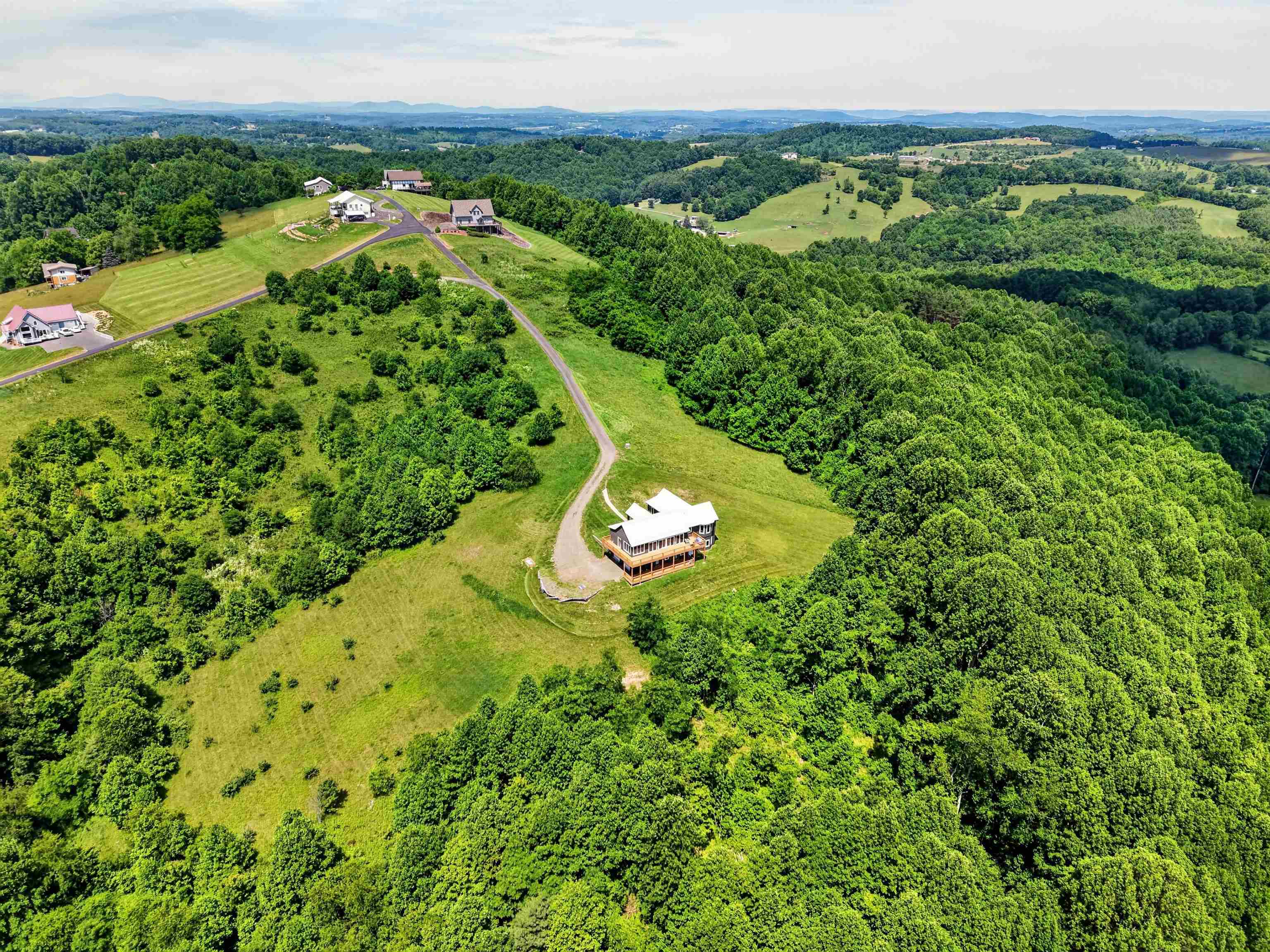 184 Thistle Trail Hillsville VA 24343