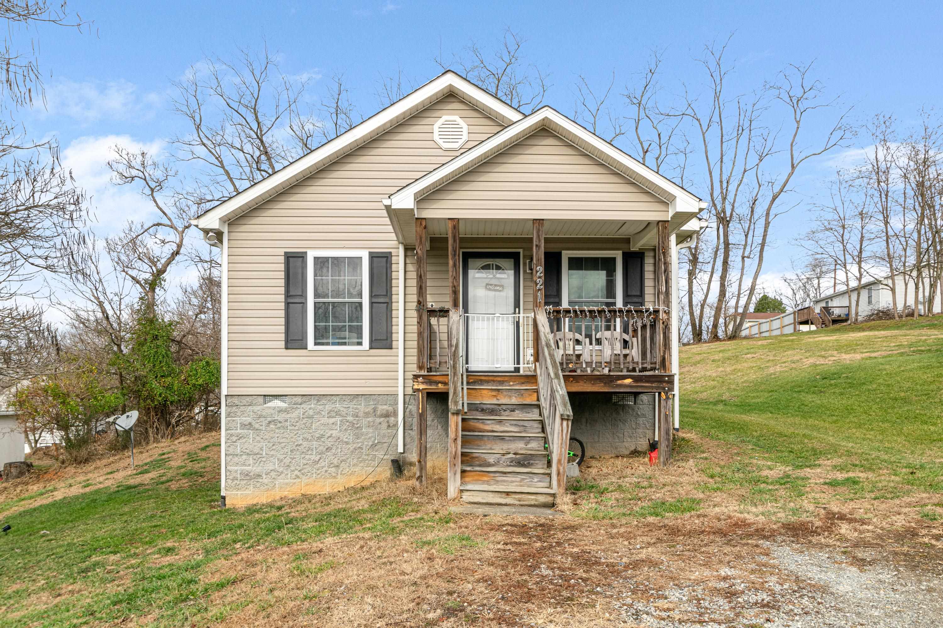 221 Cowan Street Radford VA 24141