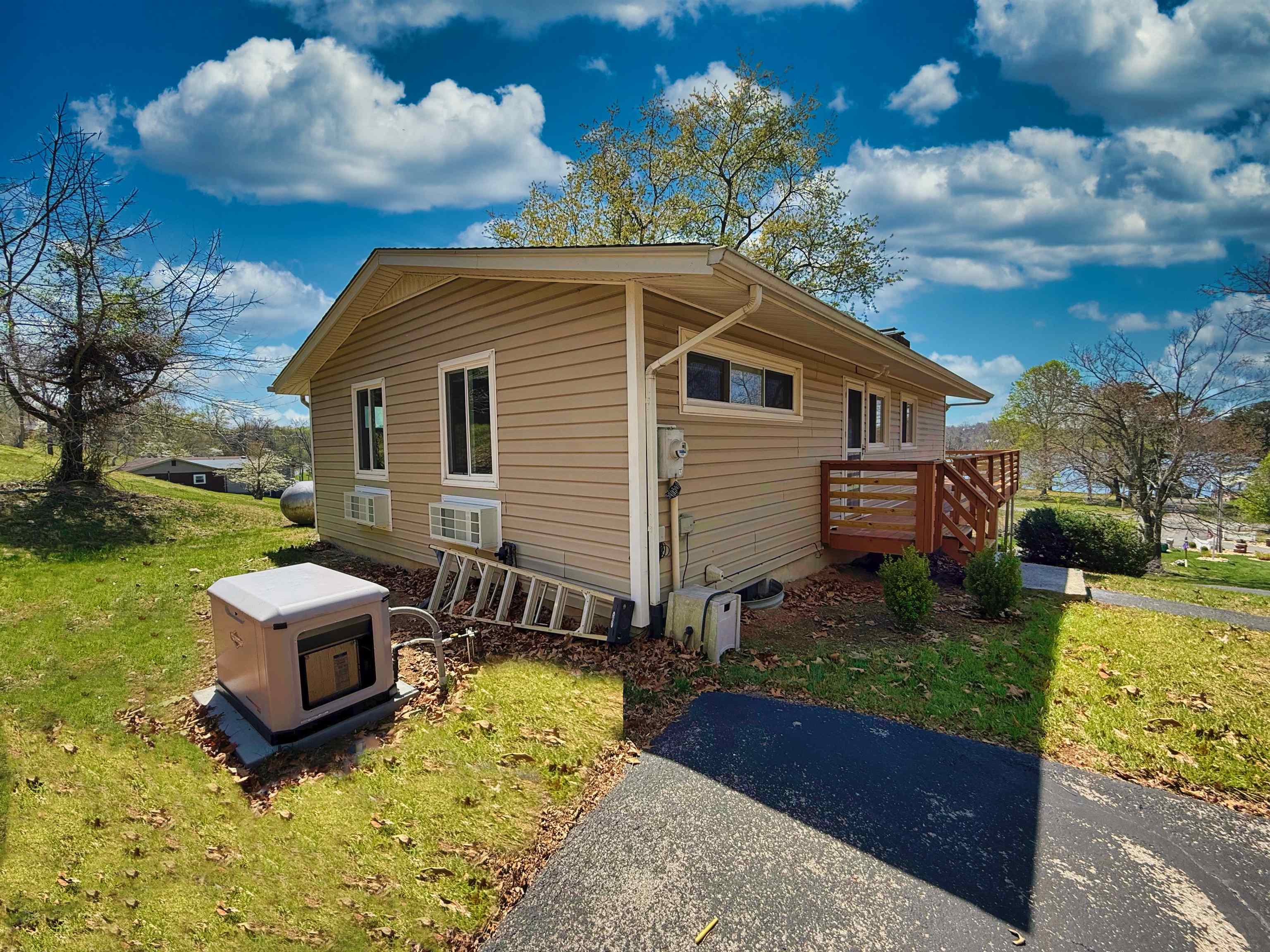 6738 Lake Drive Radford VA 24141