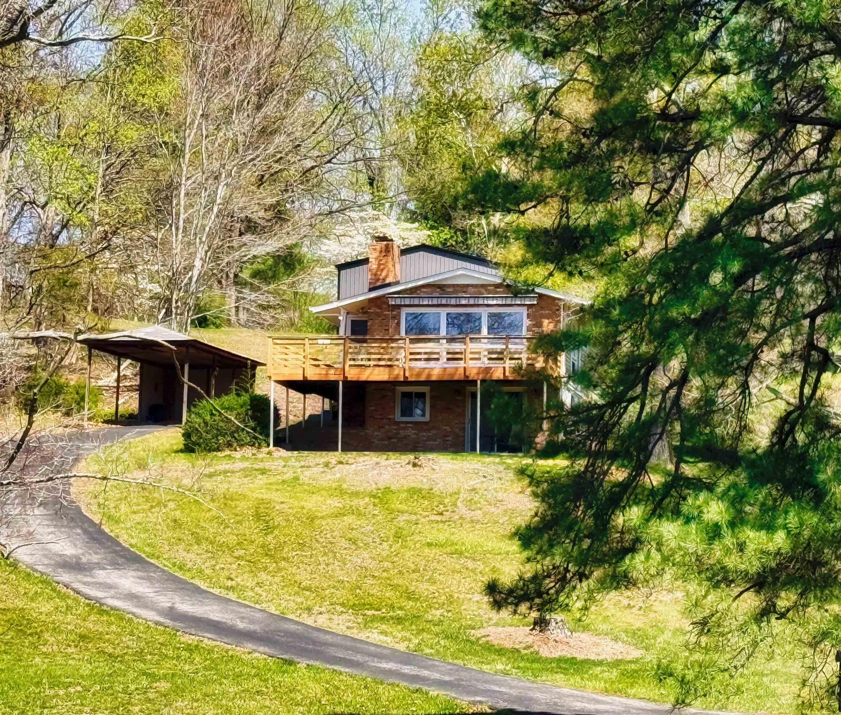 6738 Lake Drive Radford VA 24141